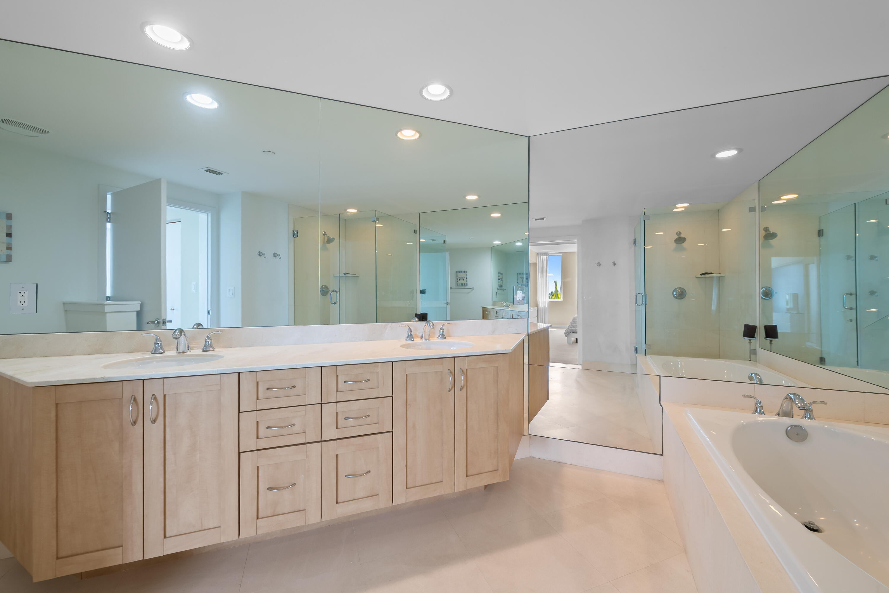 2821 N Ocean Boulevard 401s Property Photo 22
