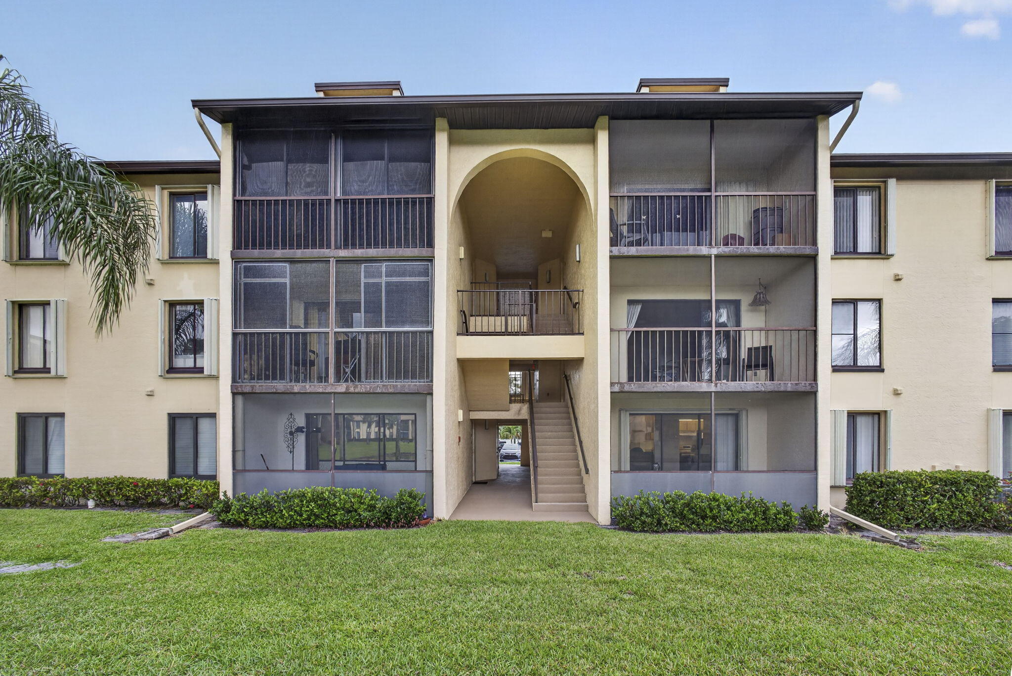 812 Sky Pine Way G1 Property Photo 3