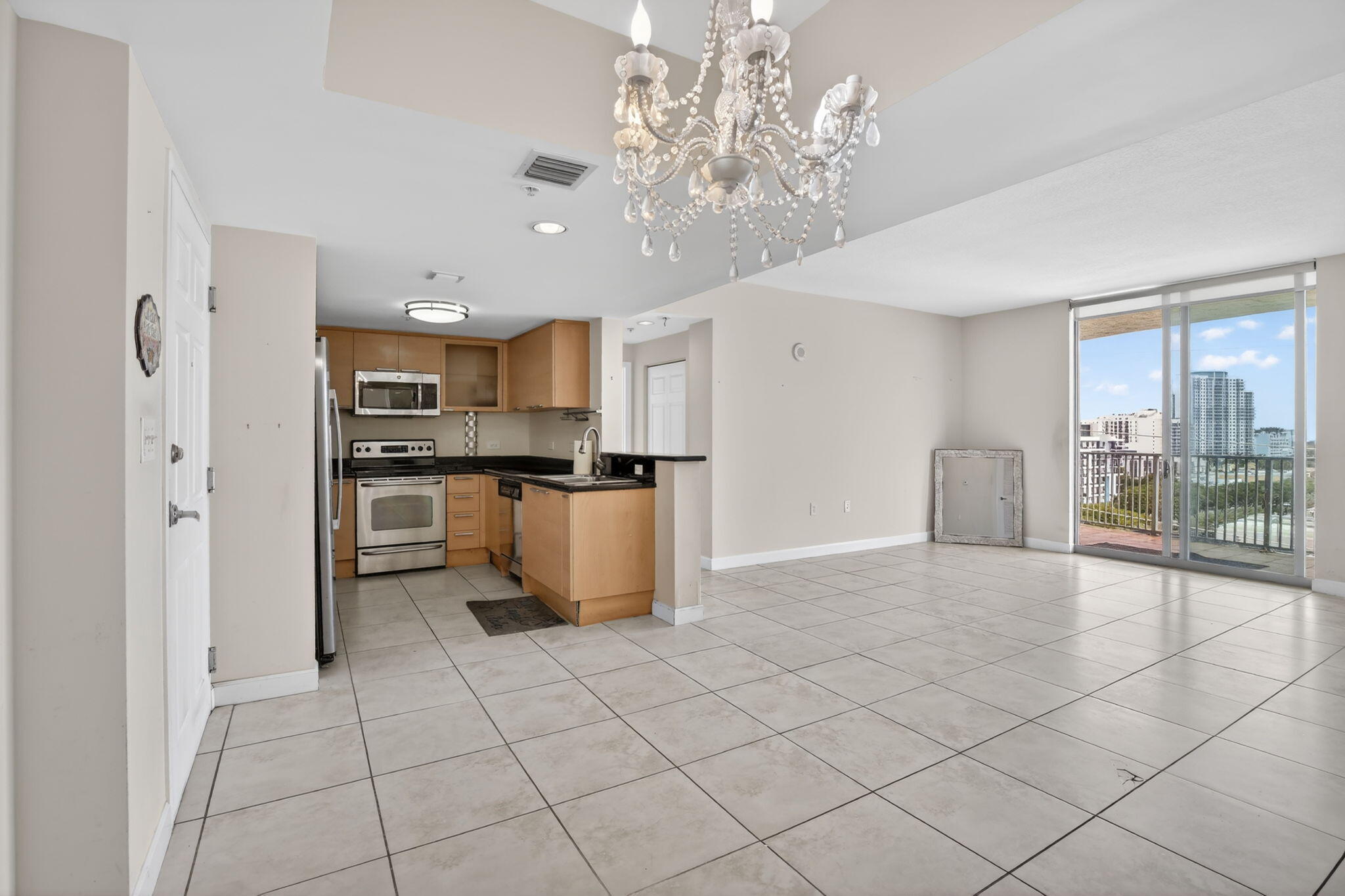 140 S Dixie Highway 819 Property Photo 1