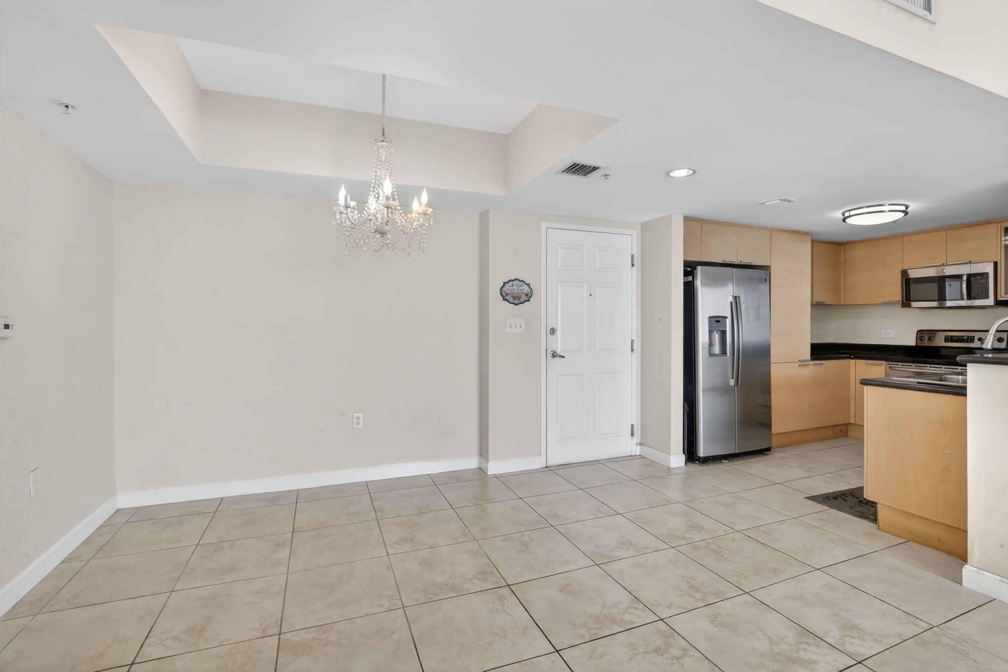 140 S Dixie Highway 819 Property Photo 8