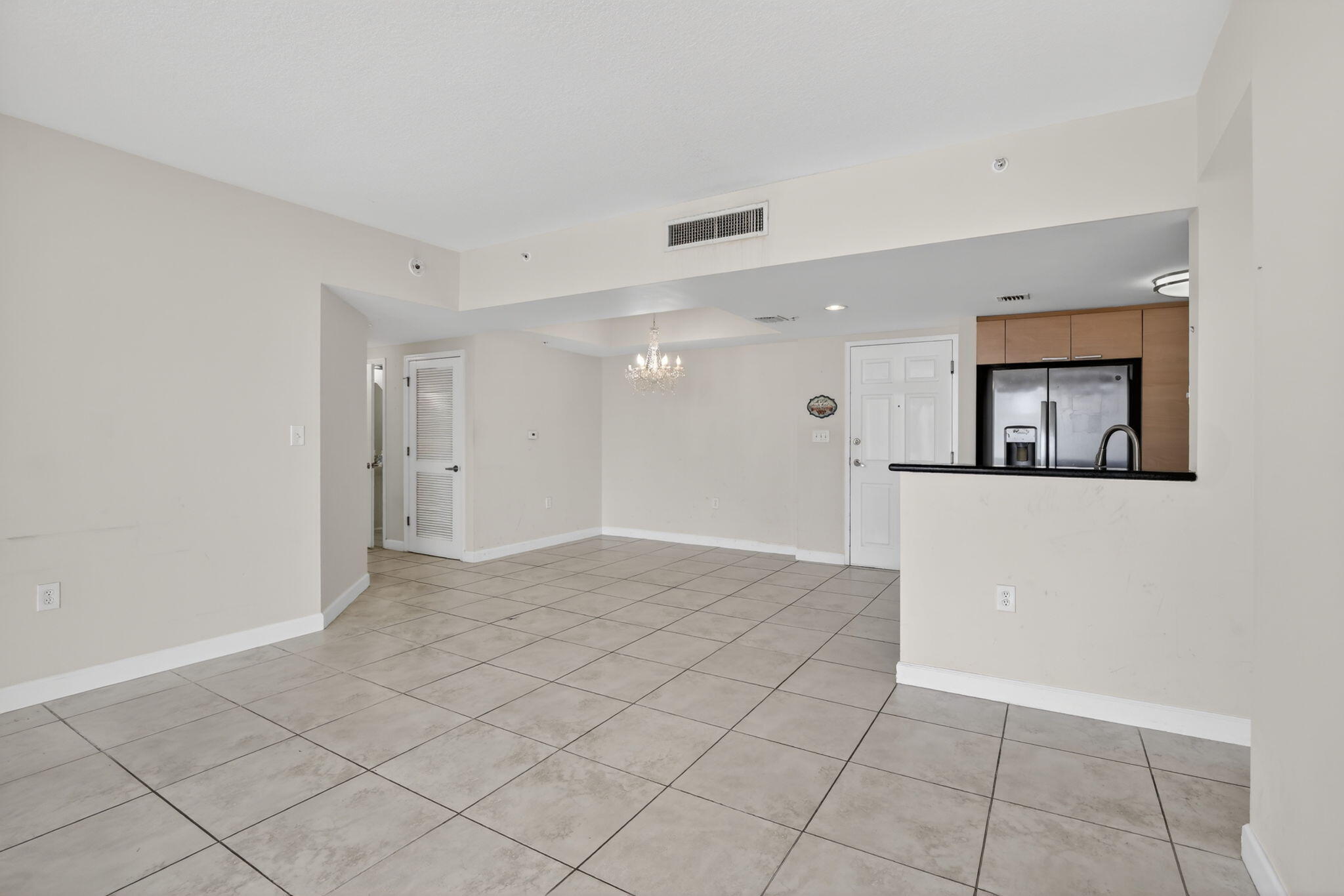 140 S Dixie Highway 819 Property Photo 10