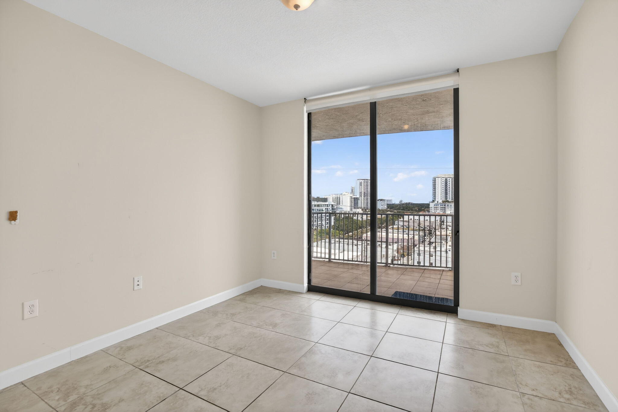 140 S Dixie Highway 819 Property Photo 24