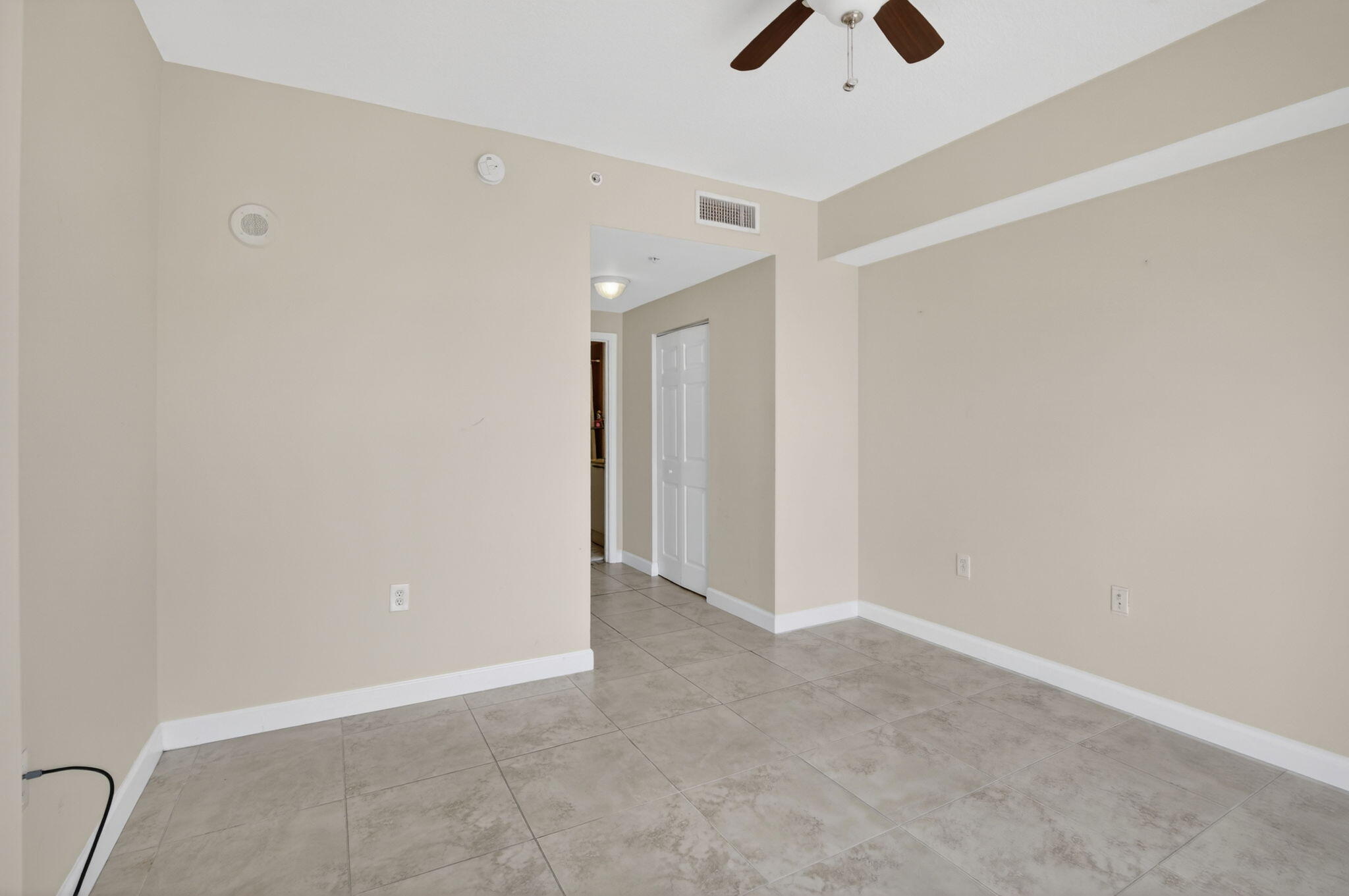 140 S Dixie Highway 819 Property Photo 29