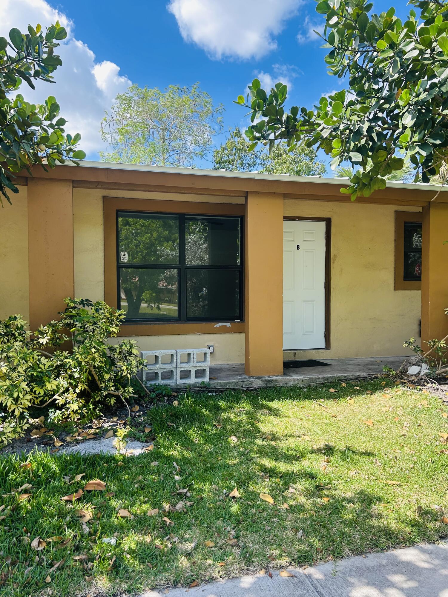844 NW 3rd Avenue B Property Photo 1