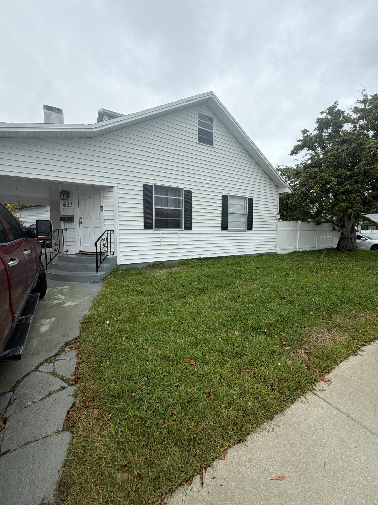 631 46th Street Property Photo 1
