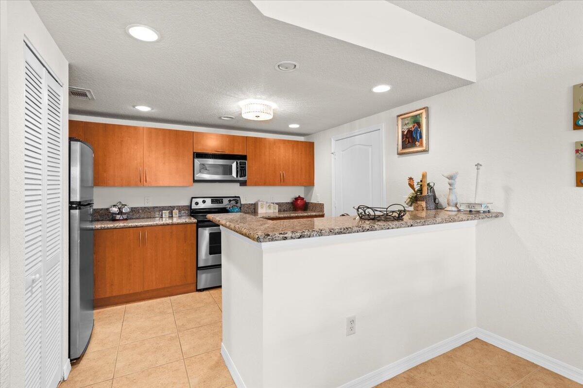 158 Sw Peacock Boulevard 30-105 Property Photo 5