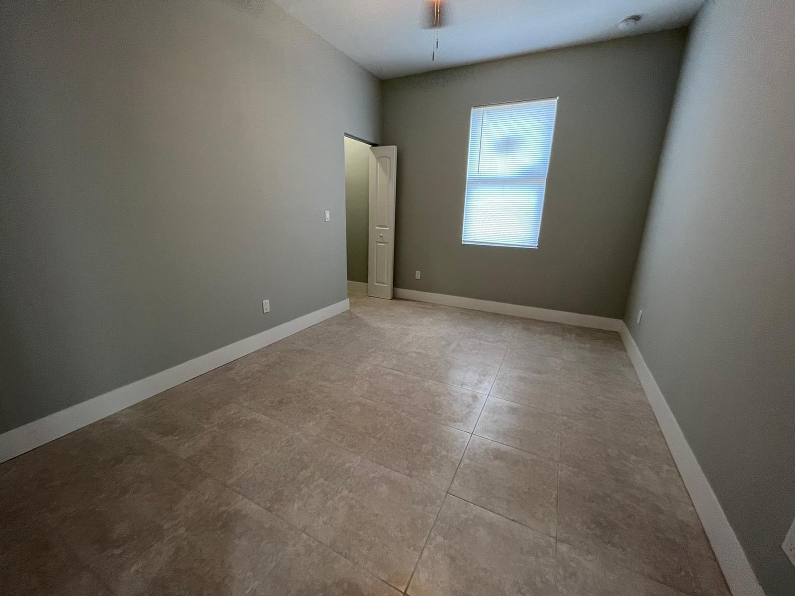 227 N E Street Property Photo 13