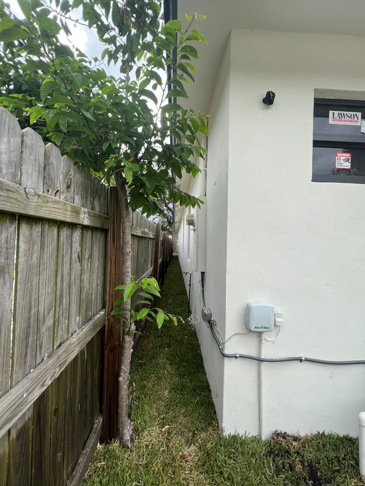 227 N E Street Property Photo 25