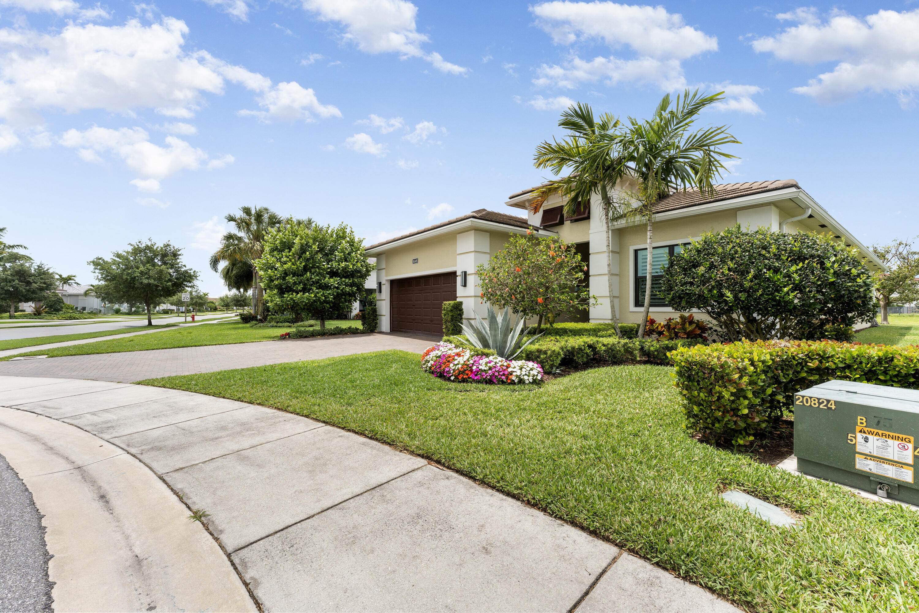 16148 Key Biscayne Lane Property Photo 3