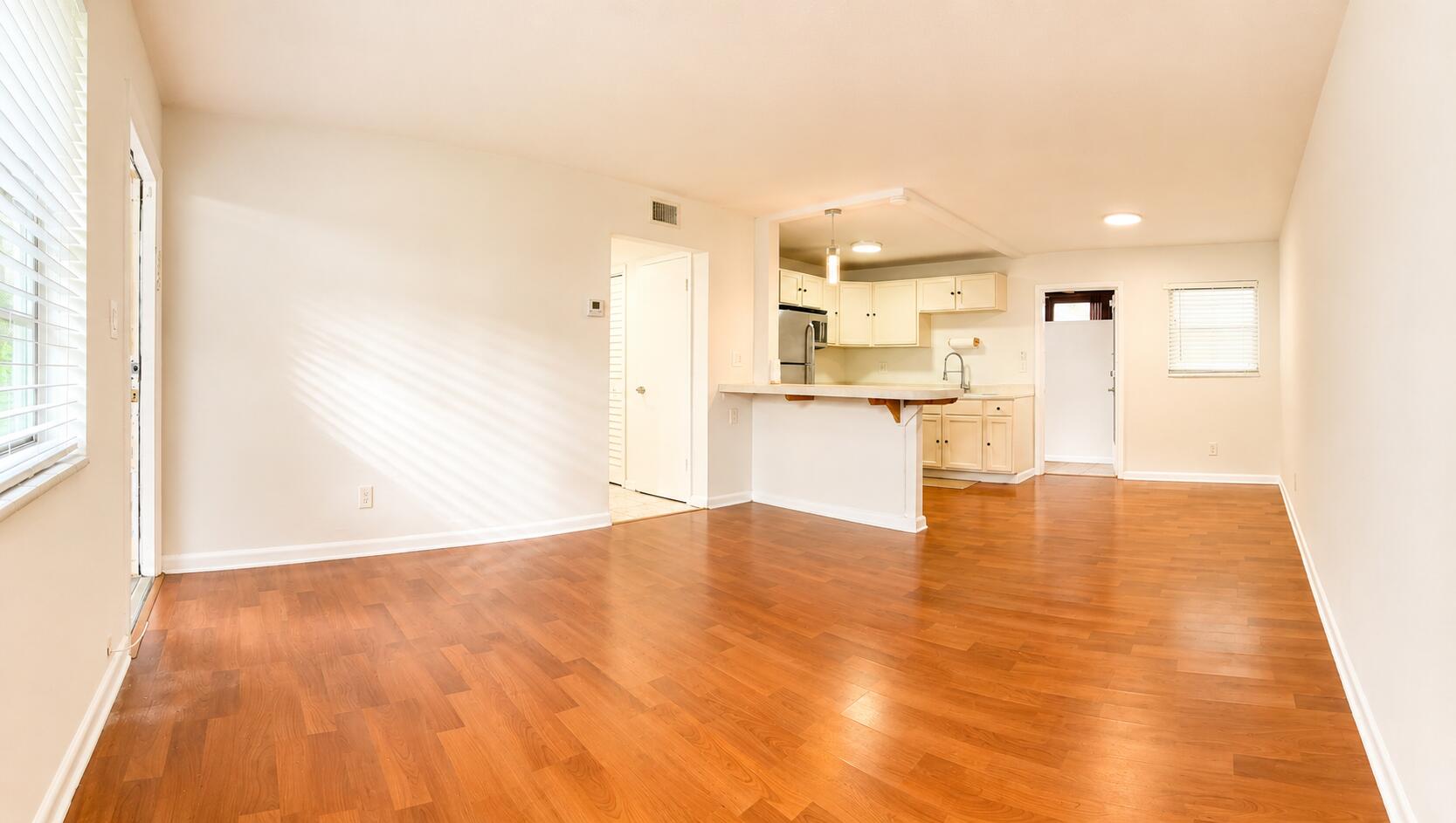 5112 Hollywood Boulevard 3 Property Photo 2
