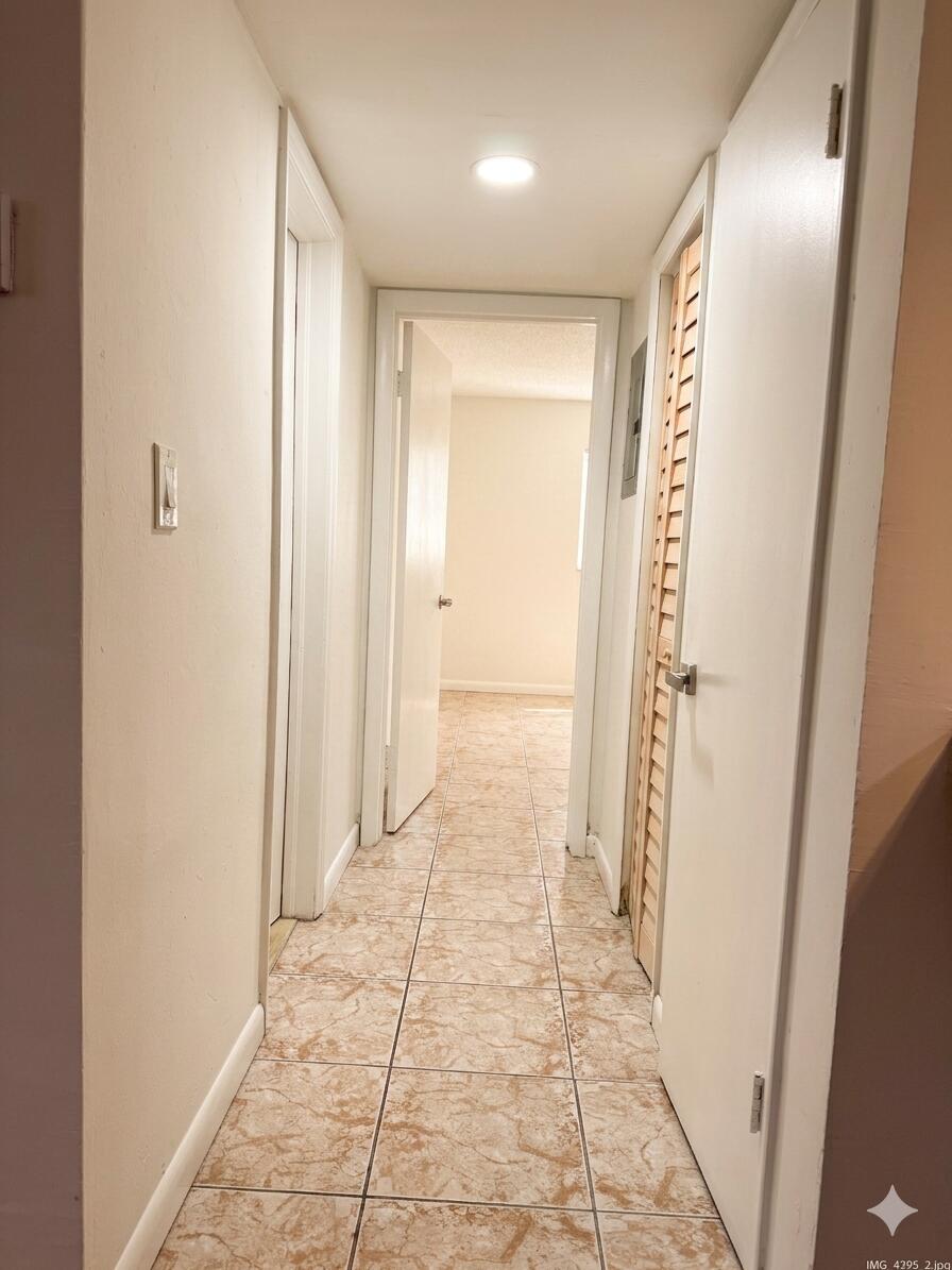 5112 Hollywood Boulevard 3 Property Photo 6