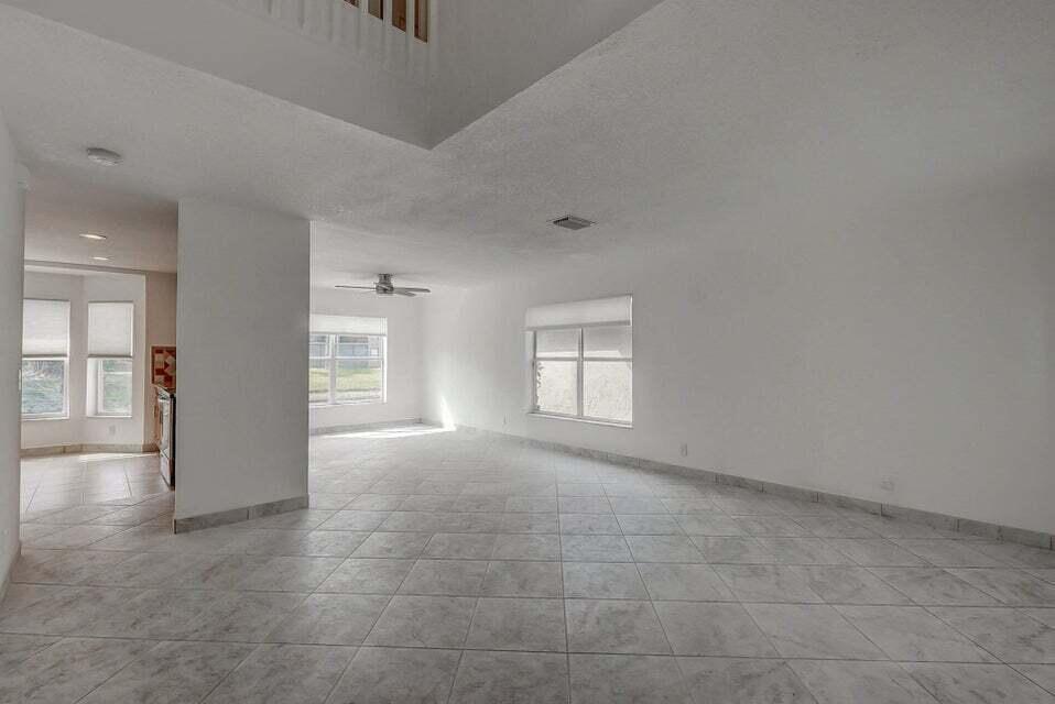 10758 Lake Jasmine Drive Property Photo 7