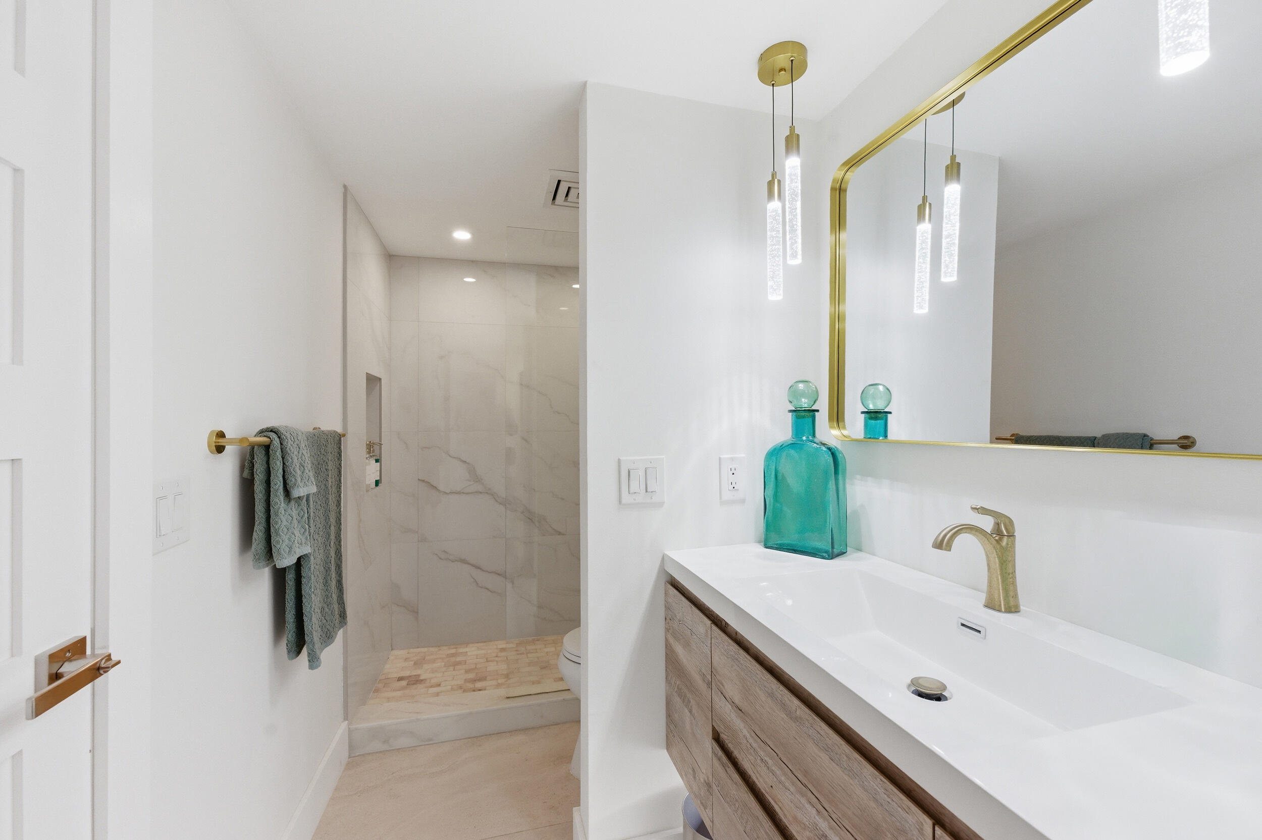 3972 N Ocean Drive 5 Property Photo 10