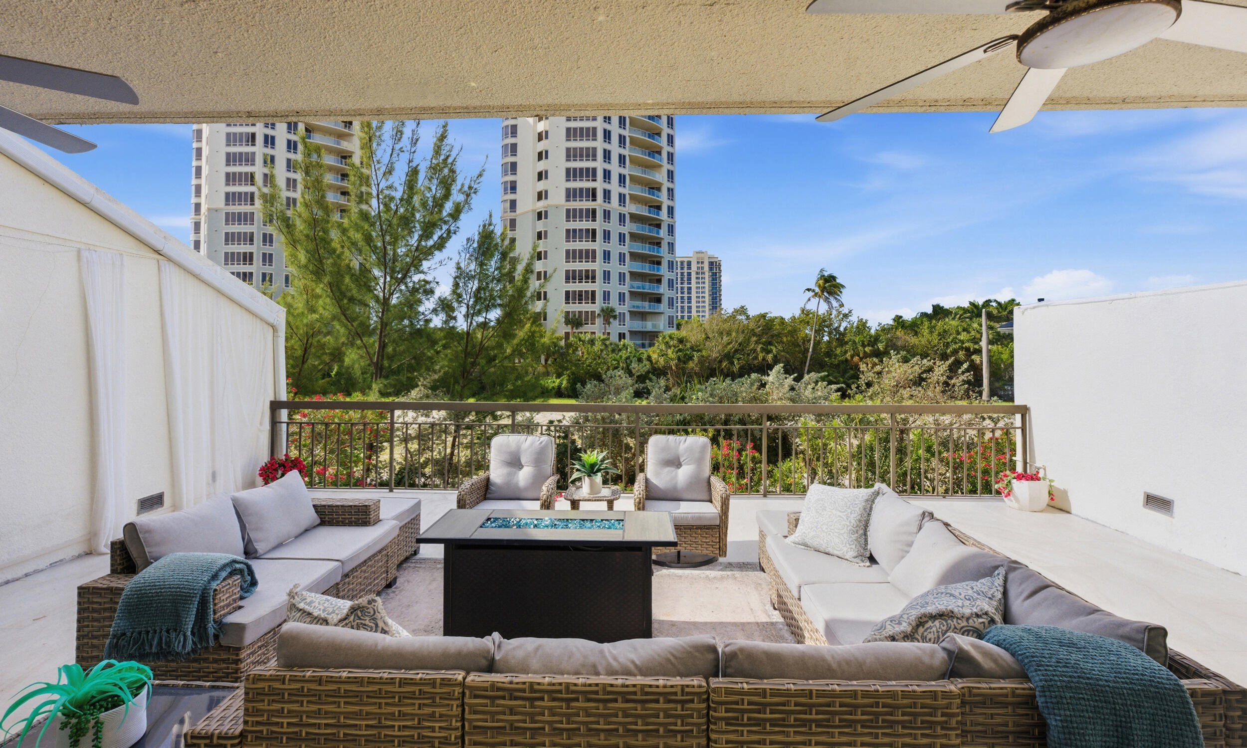 3972 N Ocean Drive 5 Property Photo 17