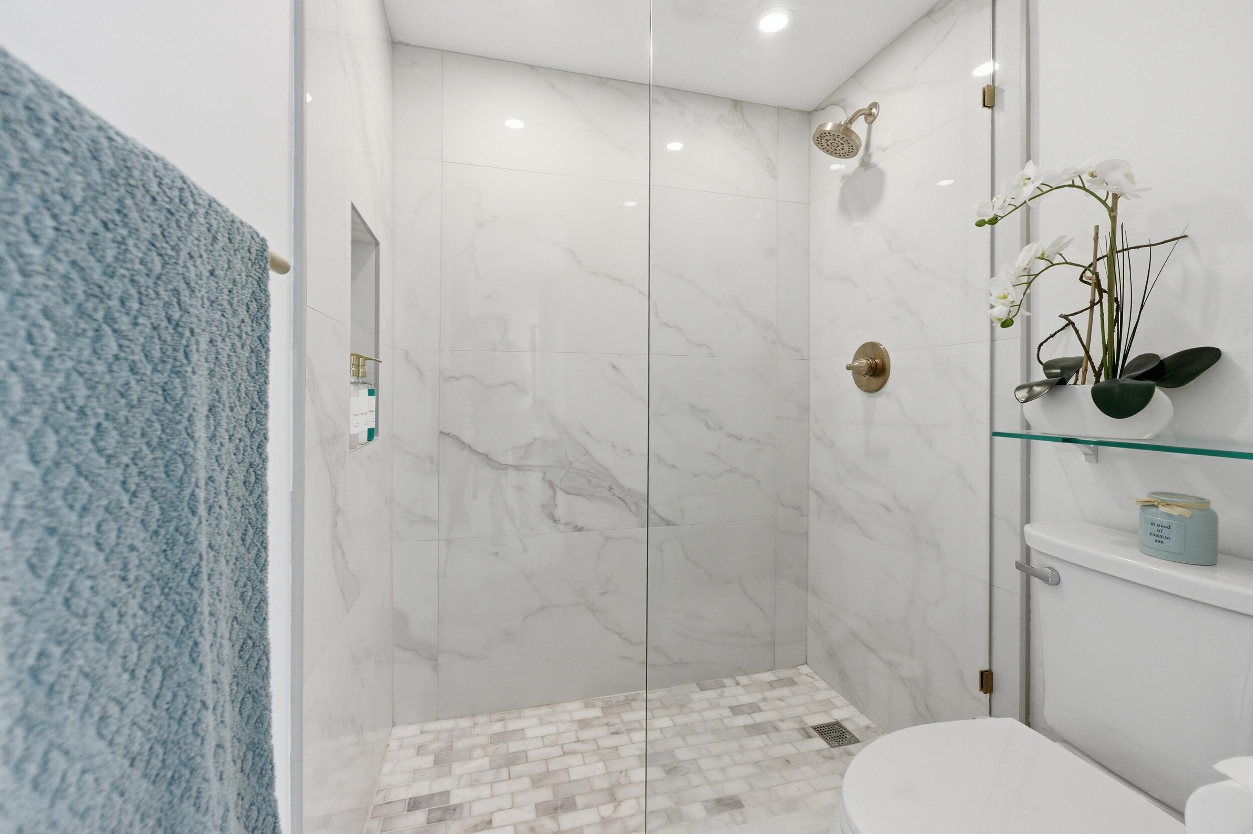 3972 N Ocean Drive 5 Property Photo 23