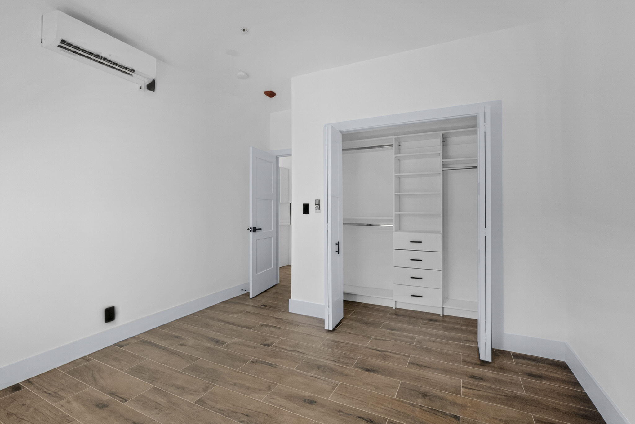 324 20th Street Unit 12 Property Photo 5