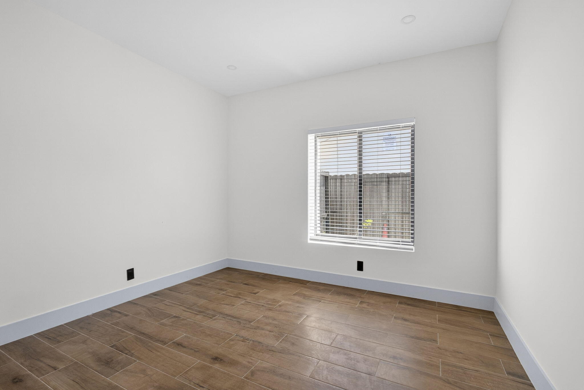 324 20th Street Unit 12 Property Photo 10