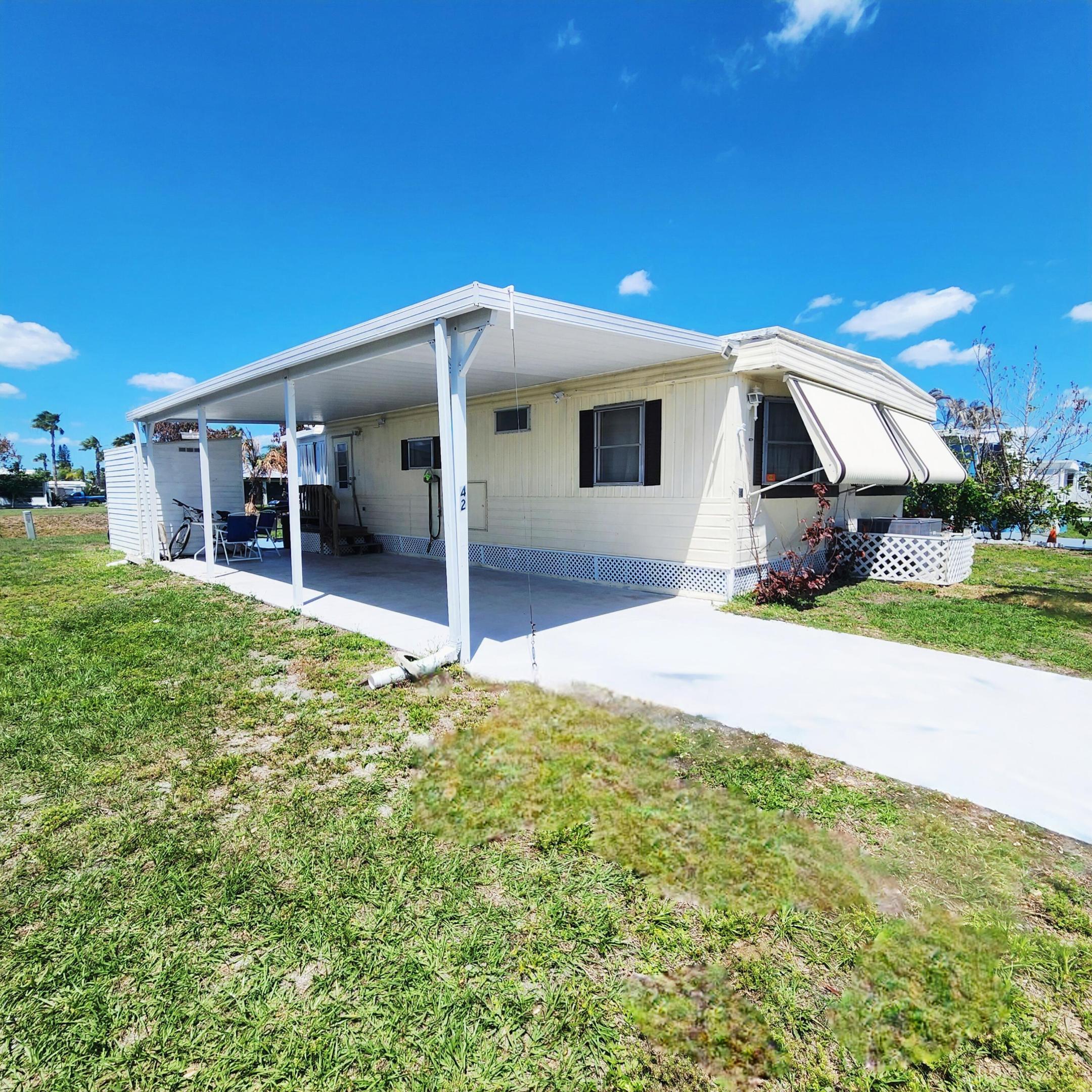 42 Se Spanish Way Property Photo 3