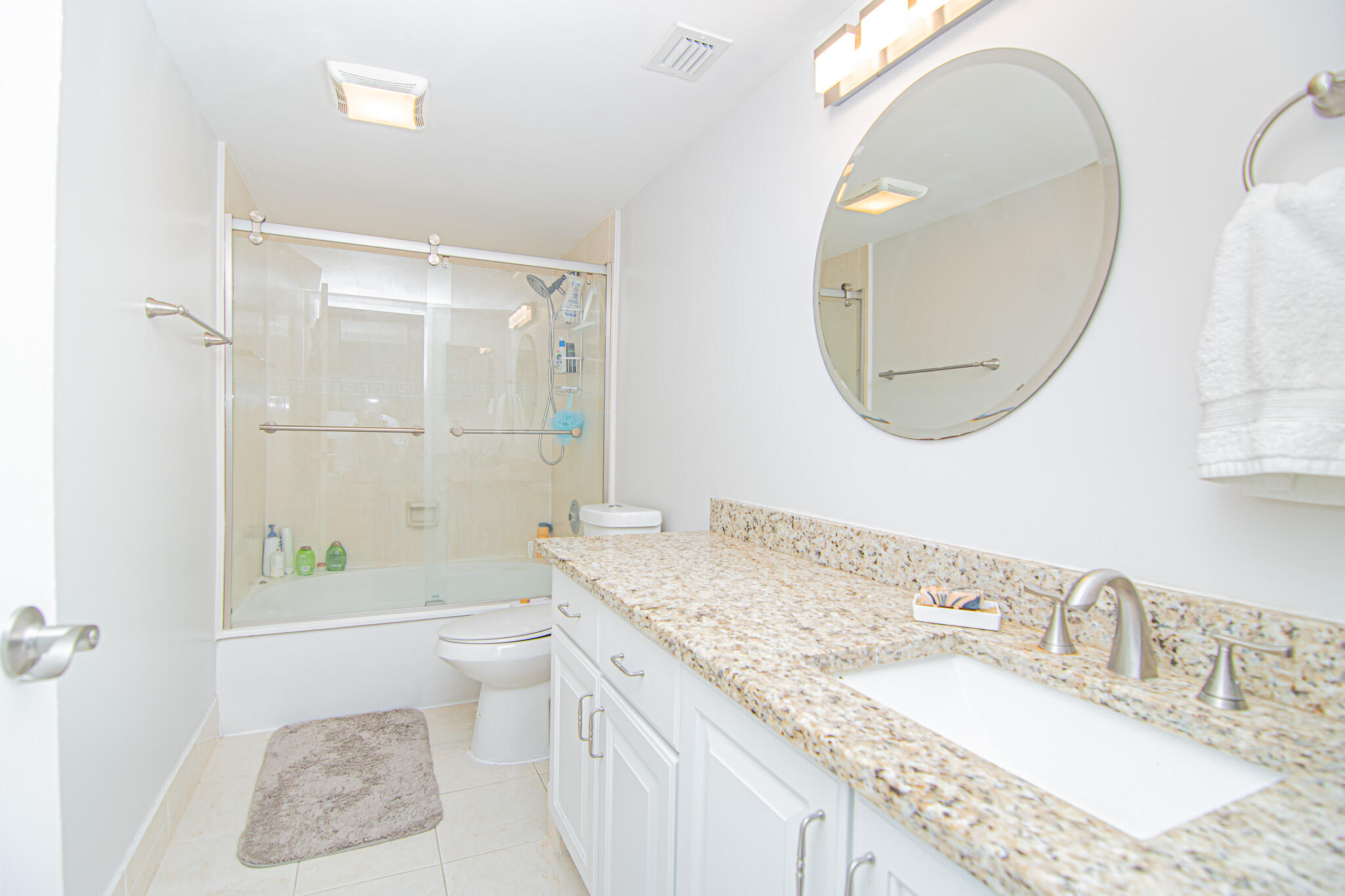 2202 S Cypress Bend Drive 706 Property Photo 22