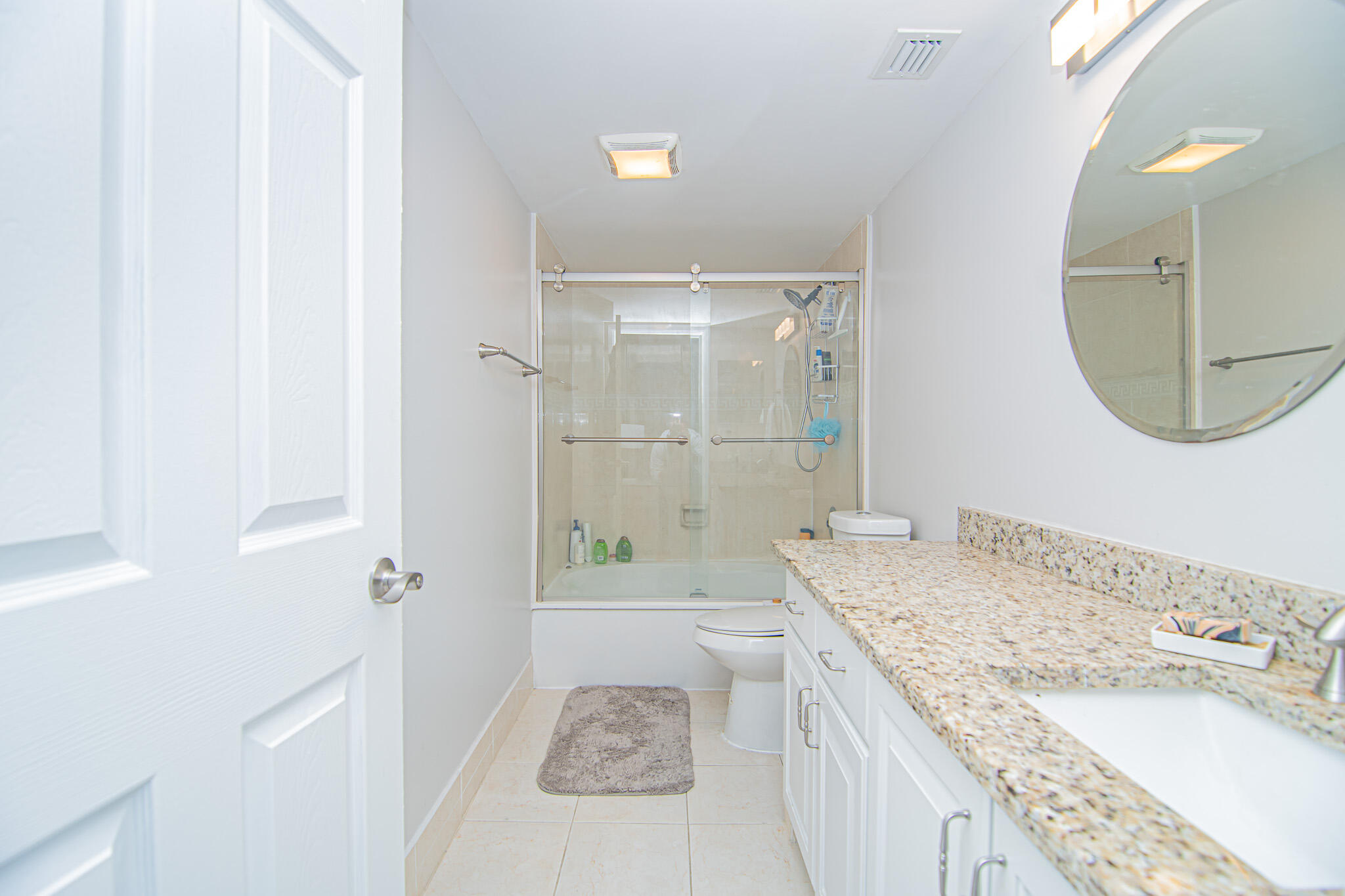 2202 S Cypress Bend Drive 706 Property Photo 26