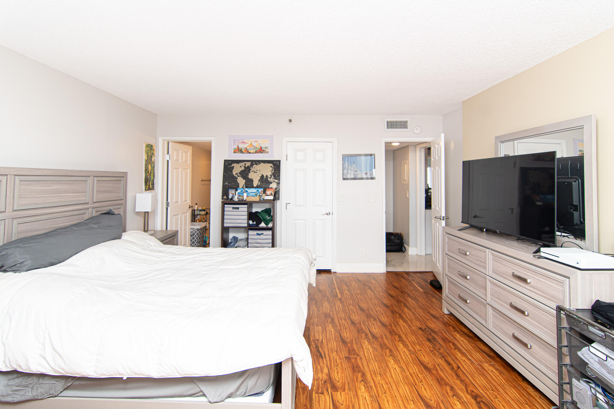 2202 S Cypress Bend Drive 706 Property Photo 37
