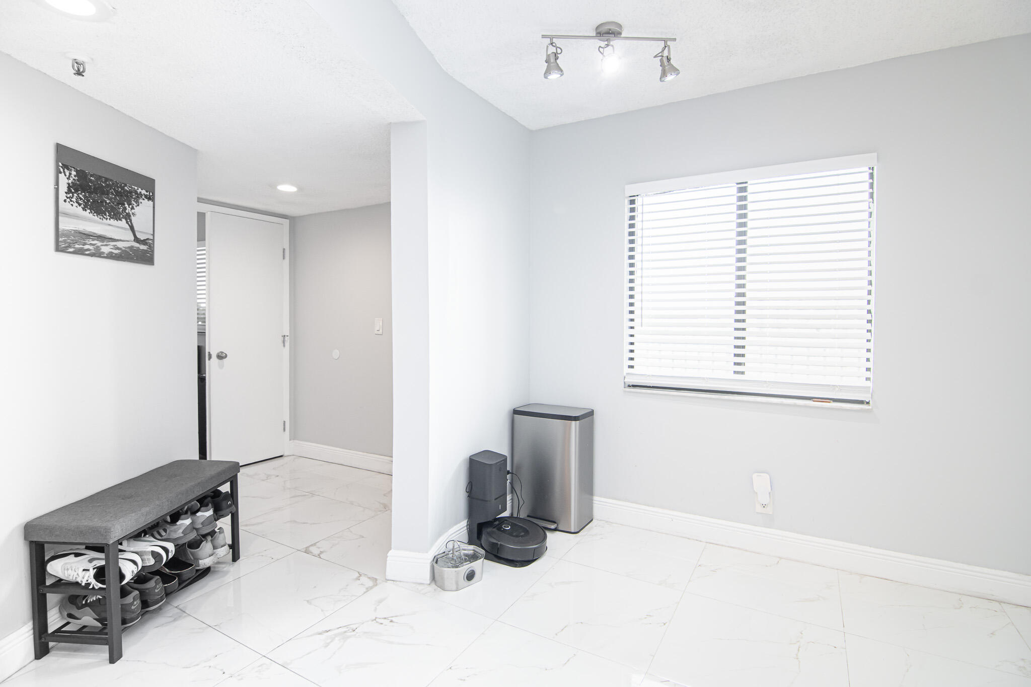 2202 S Cypress Bend Drive 706 Property Photo 44