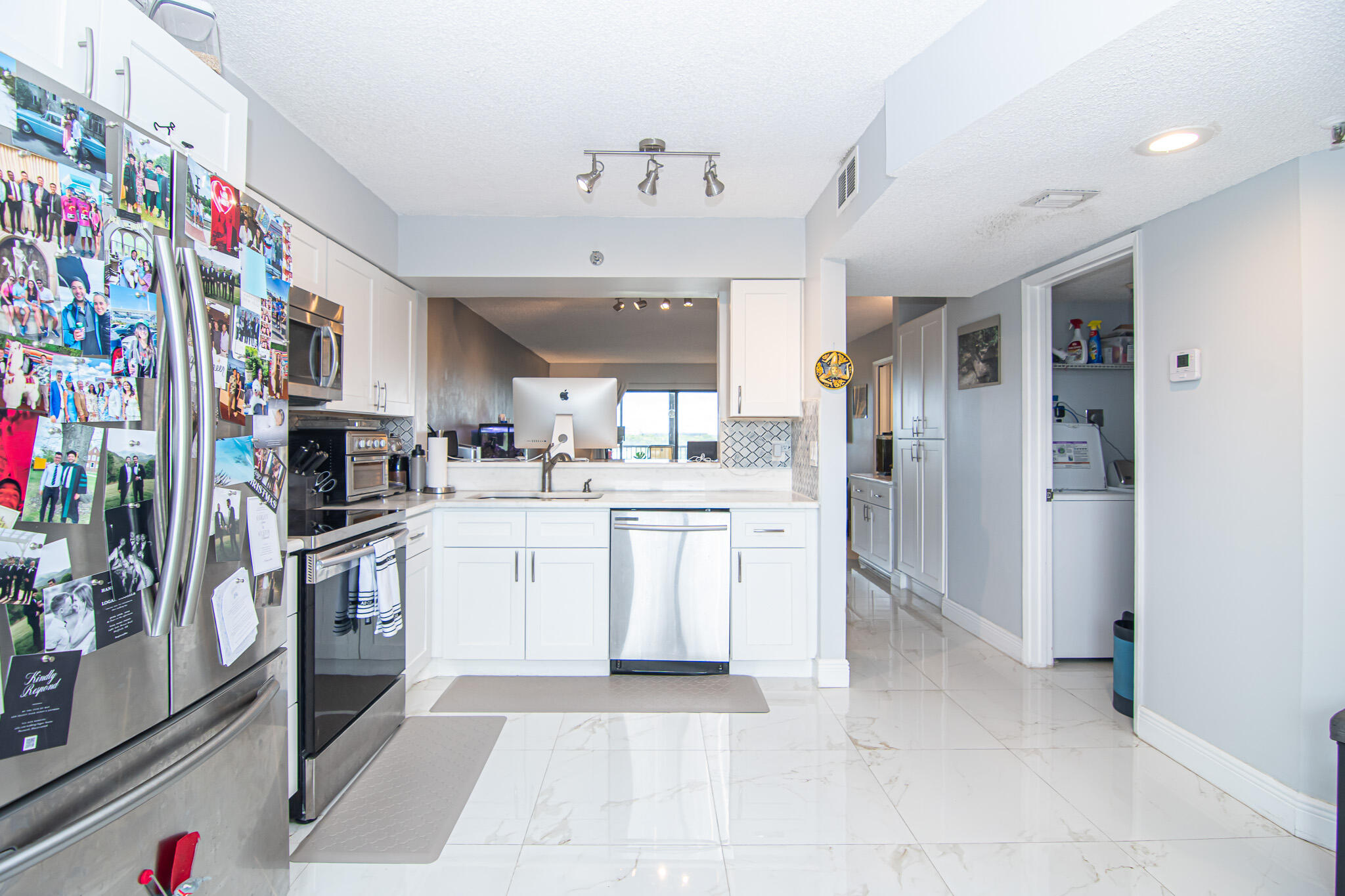 2202 S Cypress Bend Drive 706 Property Photo 46