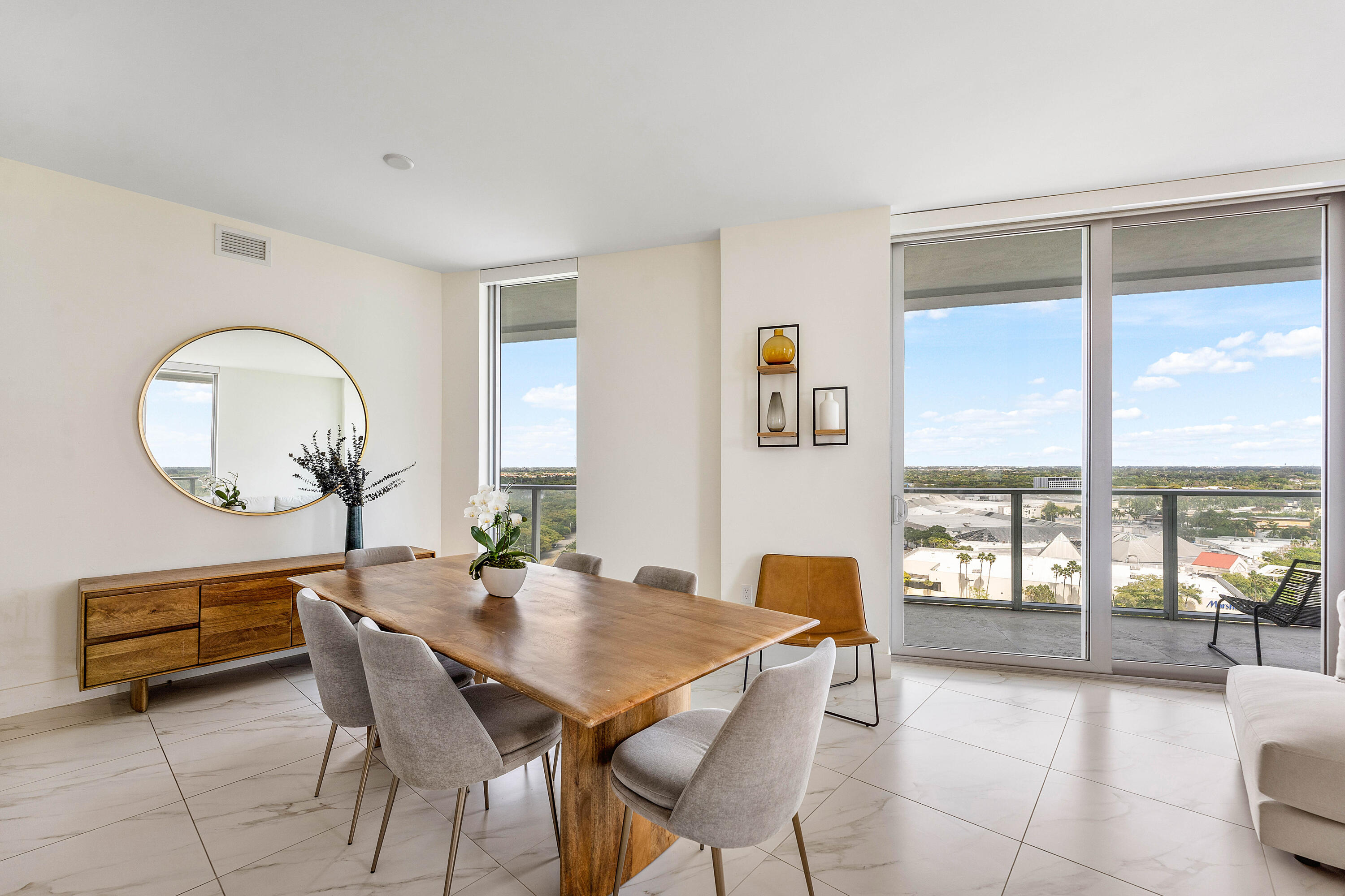 2000 Metropica Way 1509 Property Photo 8