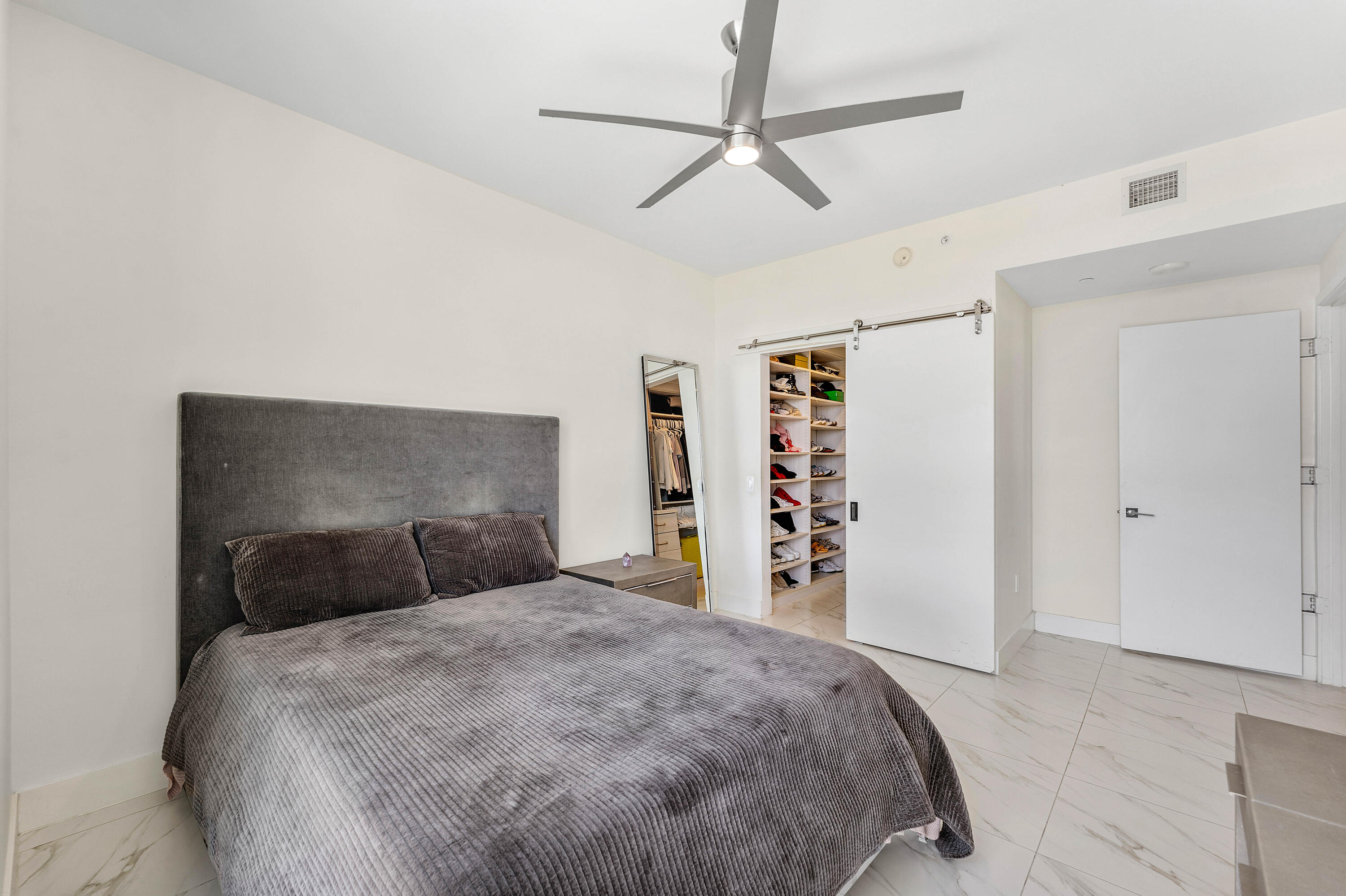 2000 Metropica Way 1509 Property Photo 13