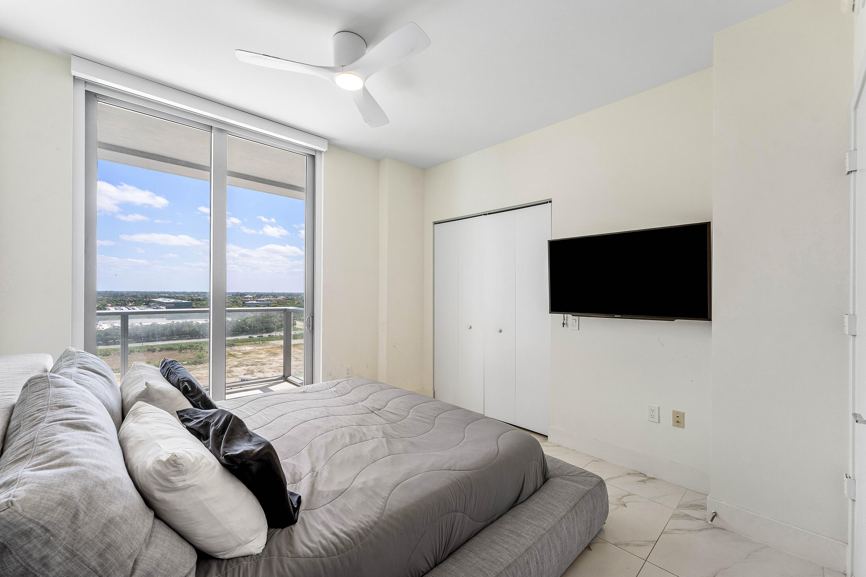 2000 Metropica Way 1509 Property Photo 17