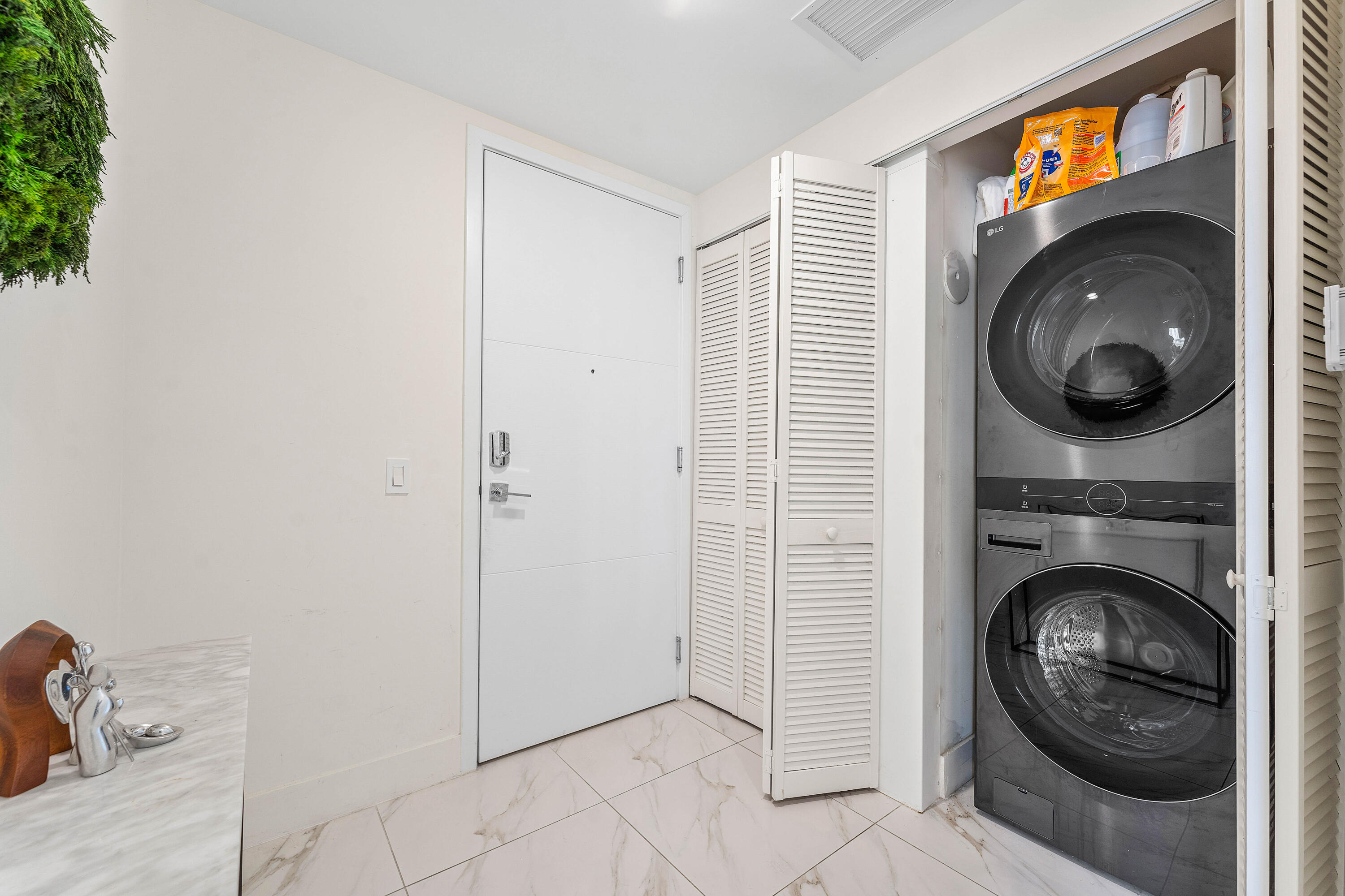 2000 Metropica Way 1509 Property Photo 22