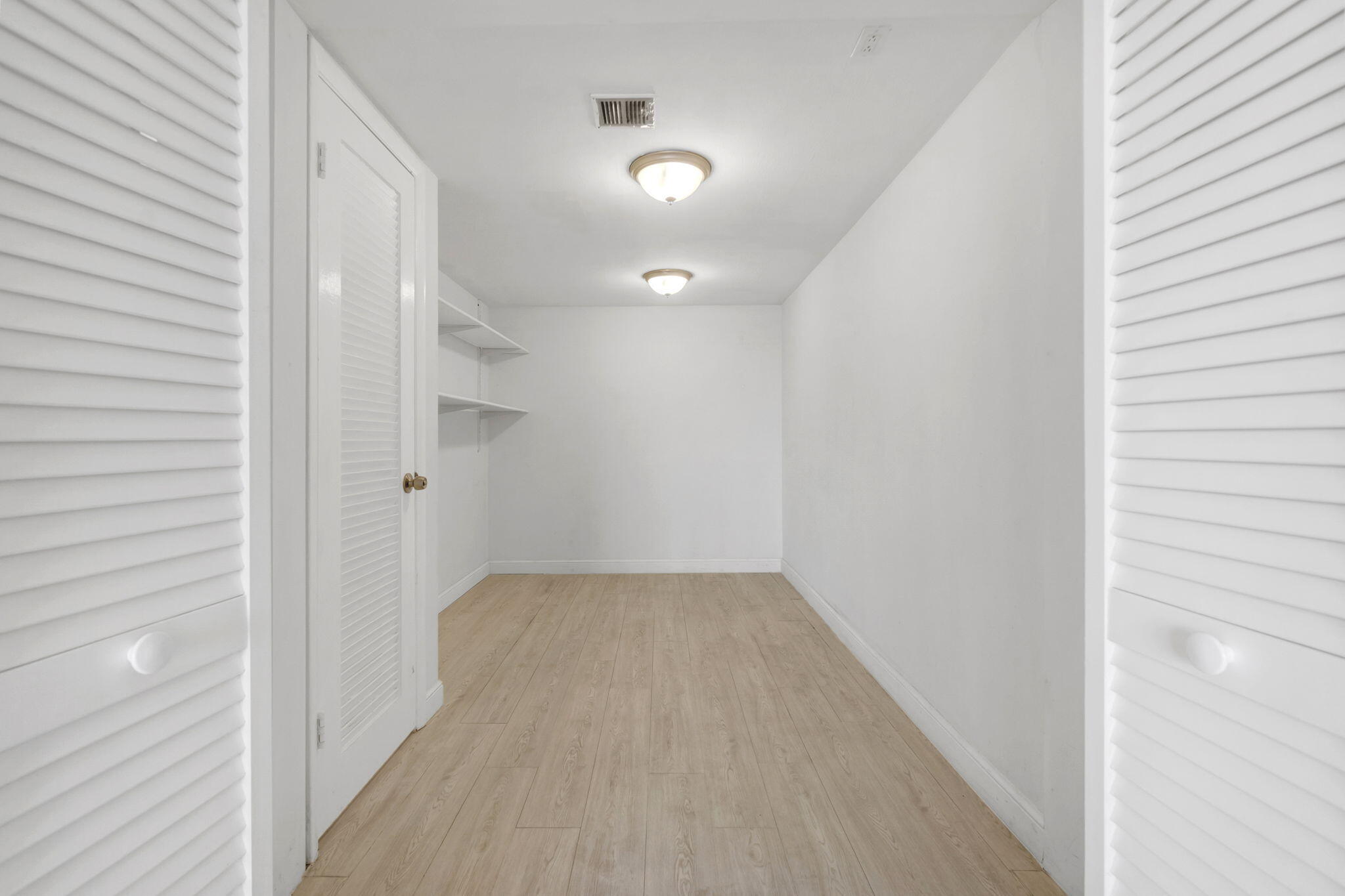 9101 W Sample Road 1004 Property Photo 8