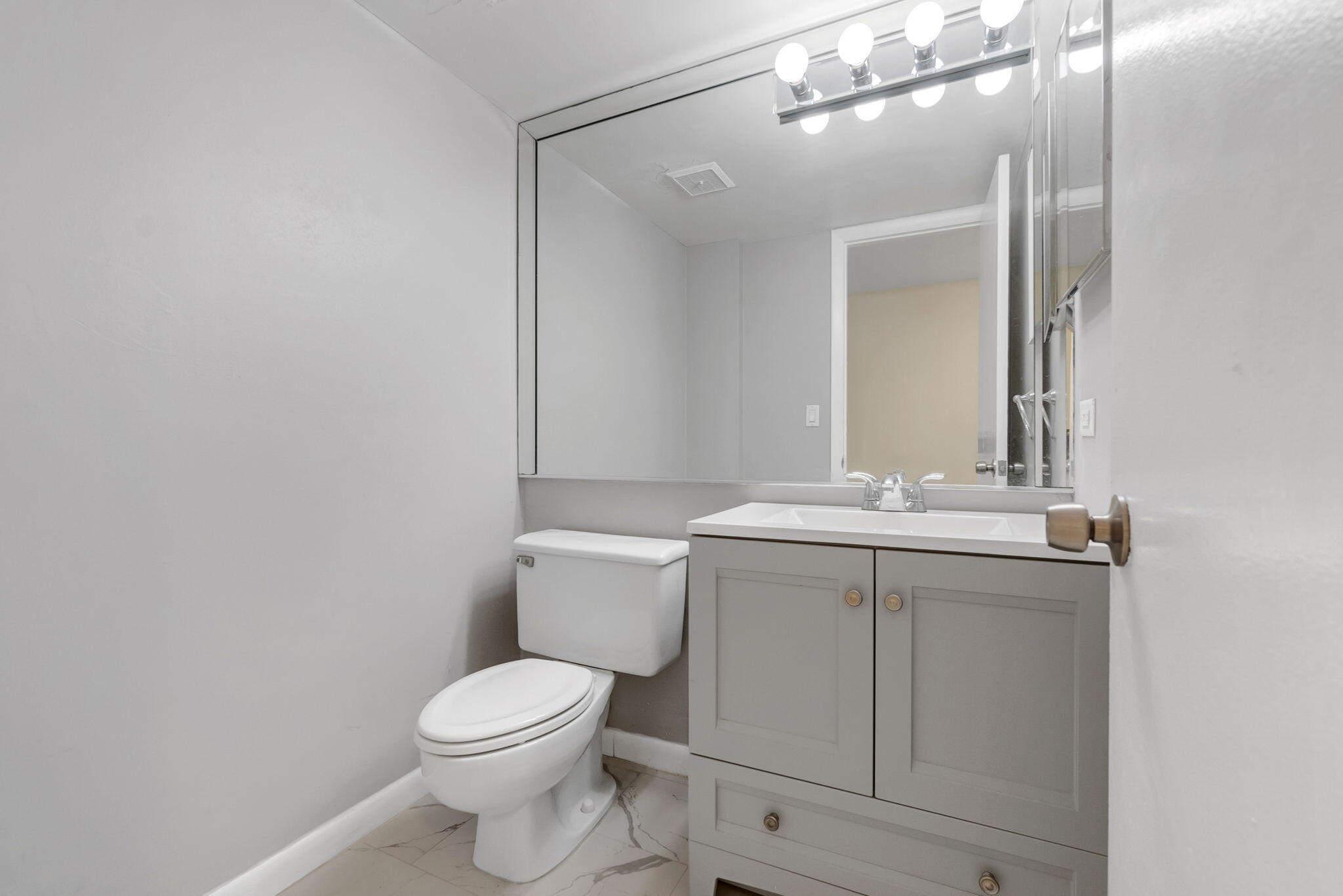 9101 W Sample Road 1004 Property Photo 10