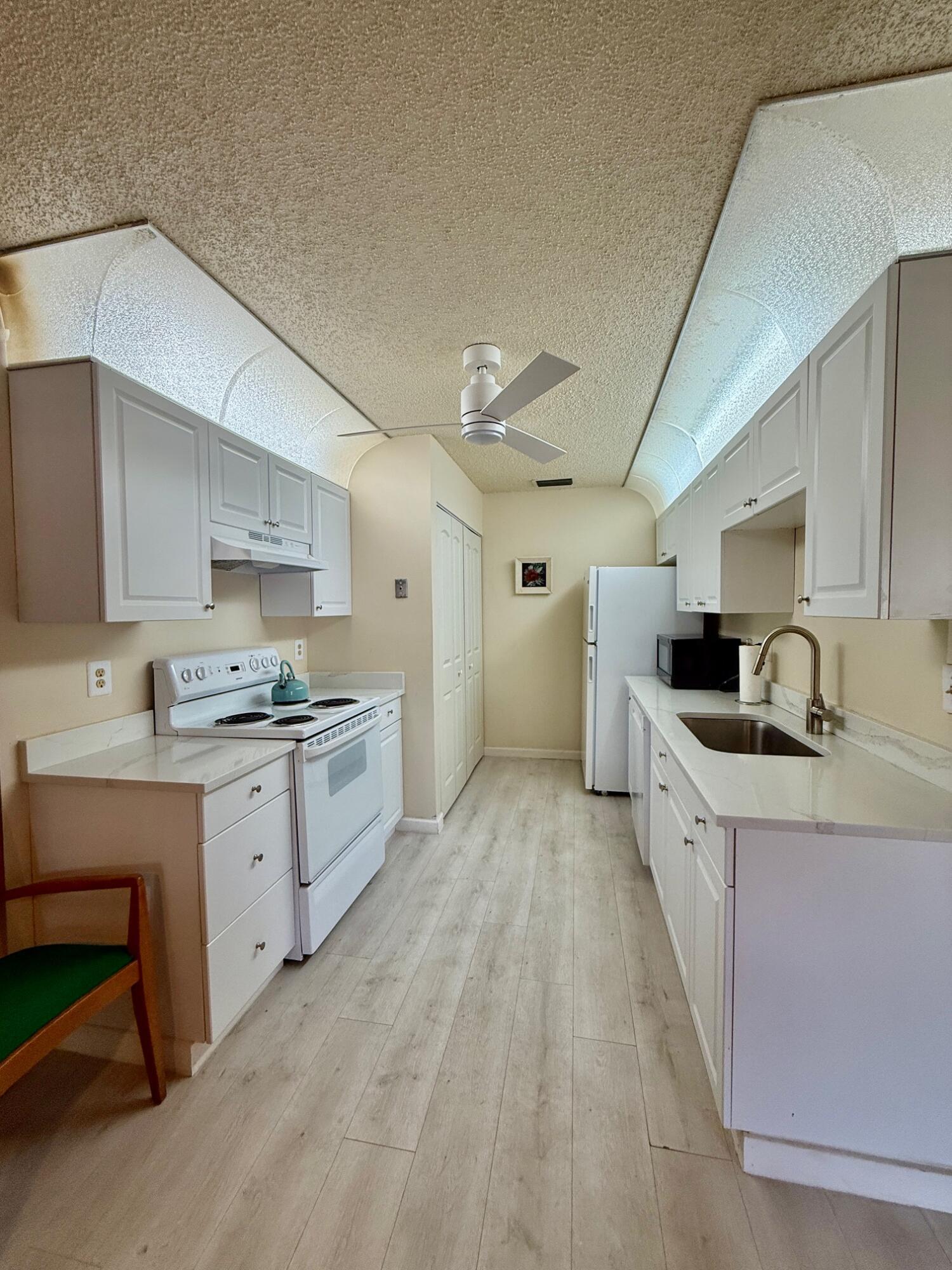 14464 Campanelli Drive Property Photo 3
