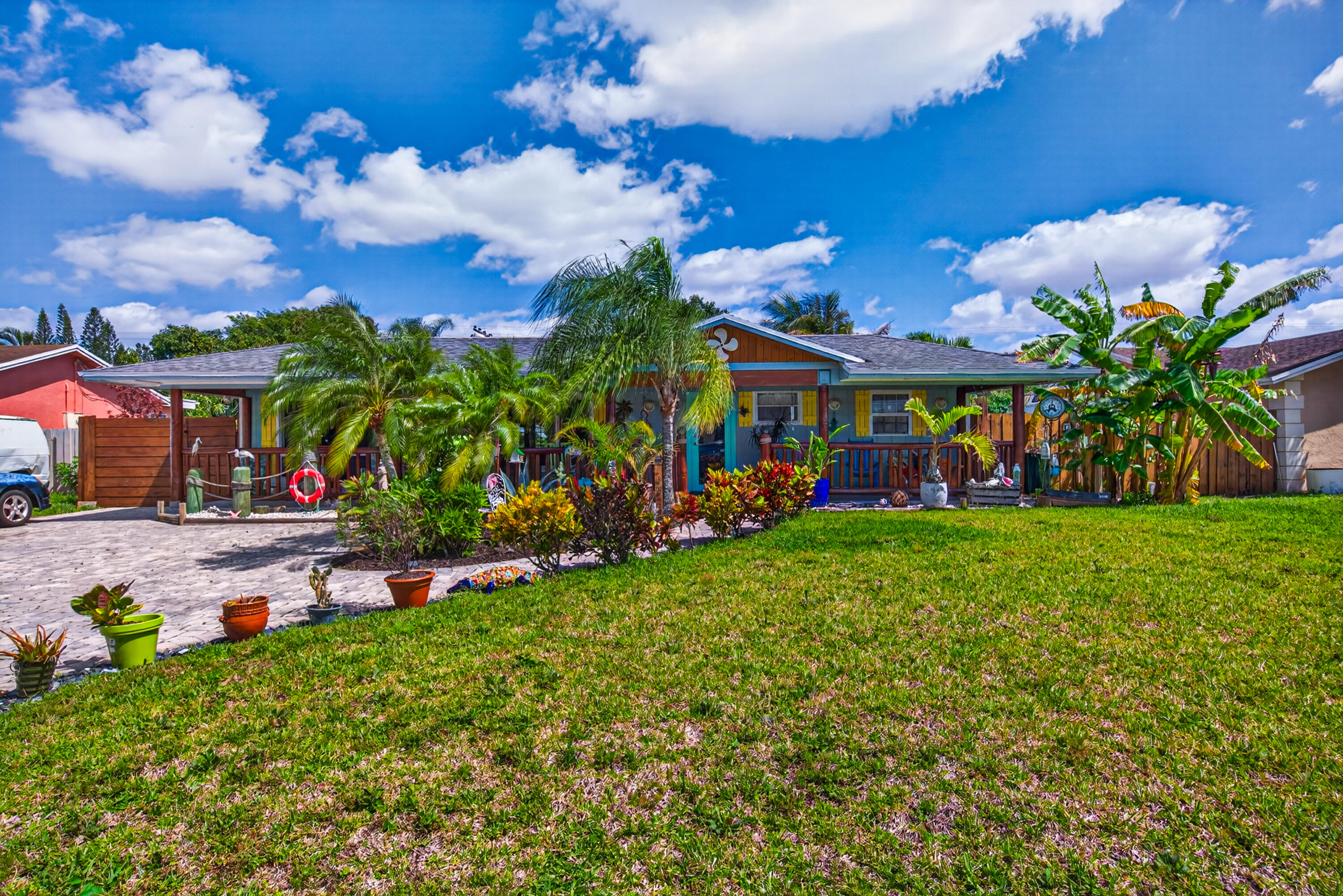 5135 Palm Ridge Boulevard Property Photo 3