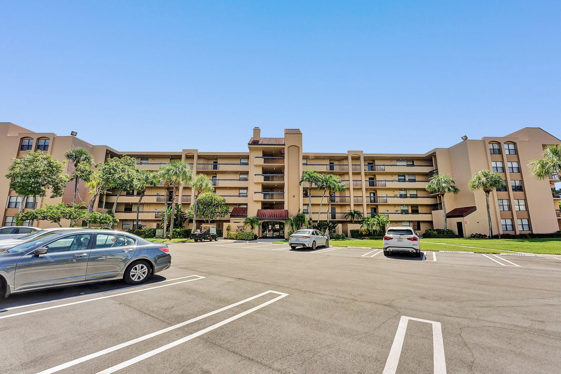 2255 Lindell Boulevard 4111 Property Photo 1