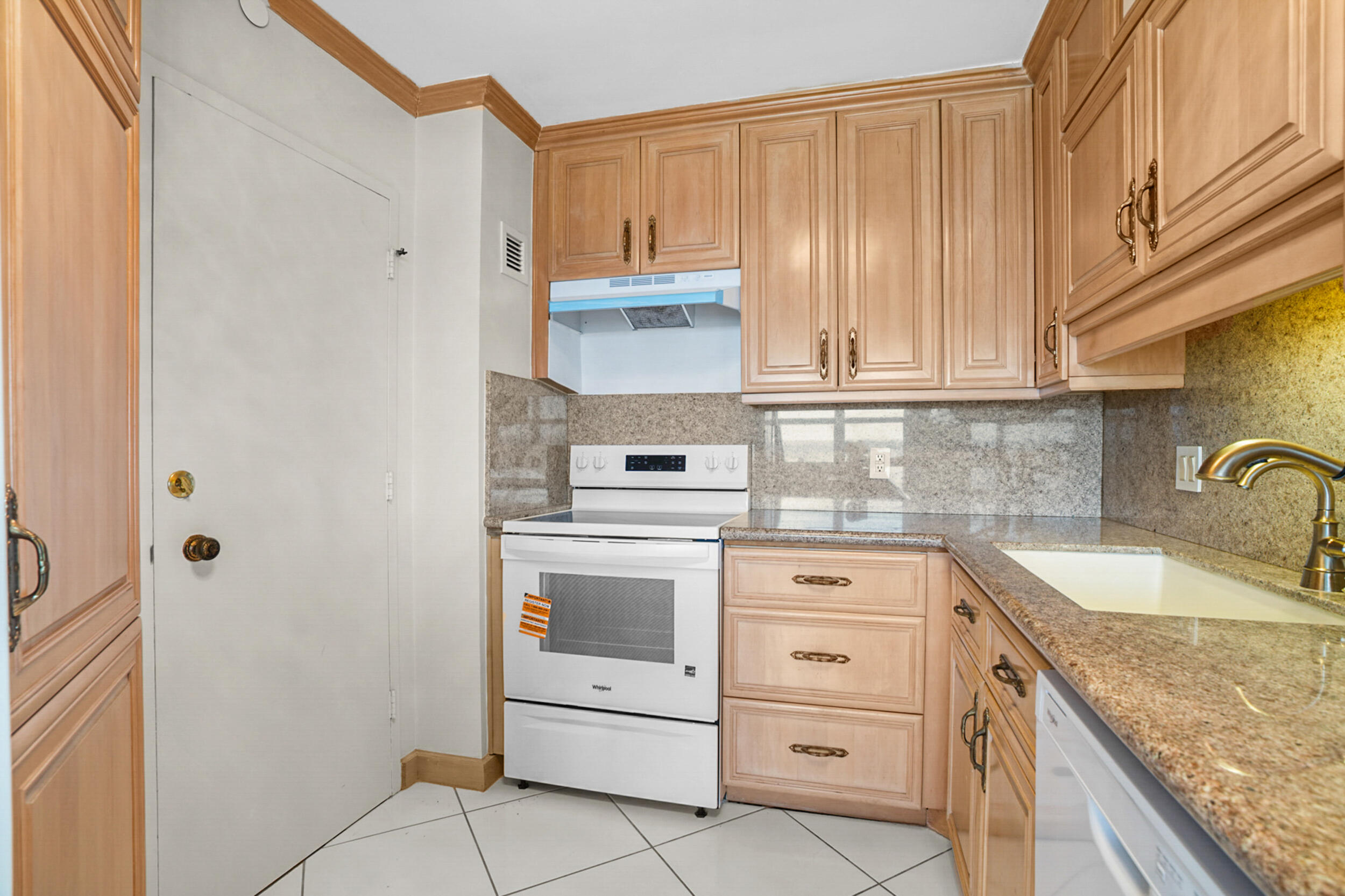 111 N Pompano Beach Boulevard 1609 Property Photo 4