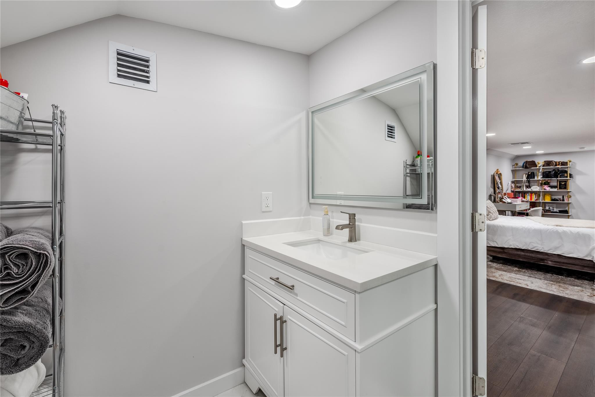2090 Windsock Way Property Photo 22