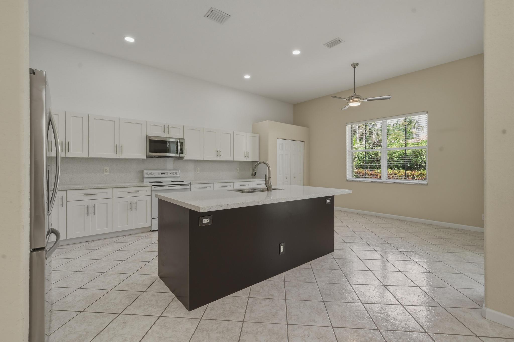 2053 Quail Roost Drive Property Photo 11