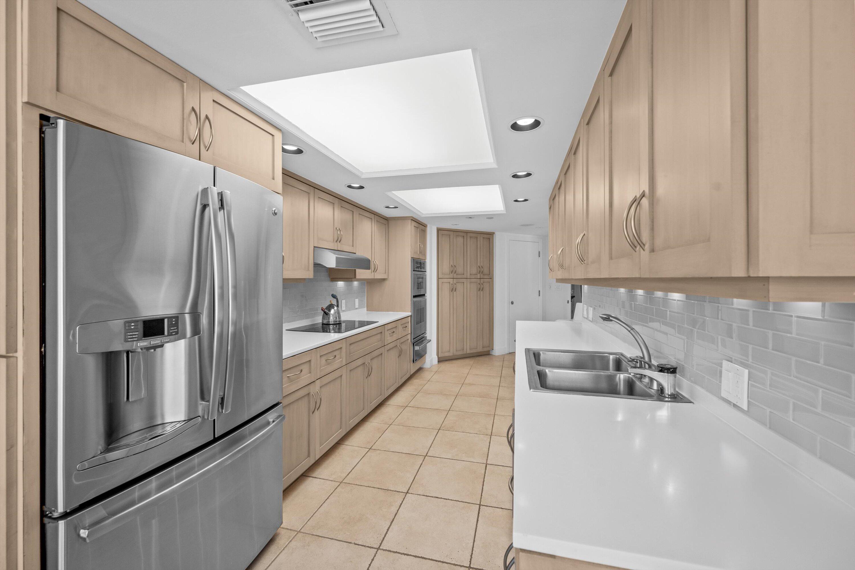 3170 S Ocean Boulevard 305s Property Photo 11
