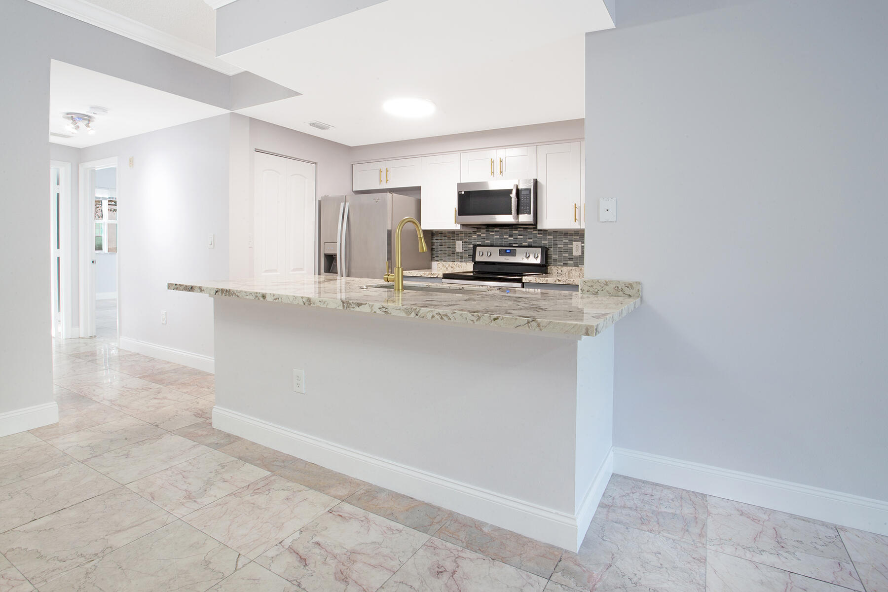 5860 W Sample Road 204 Property Photo 5