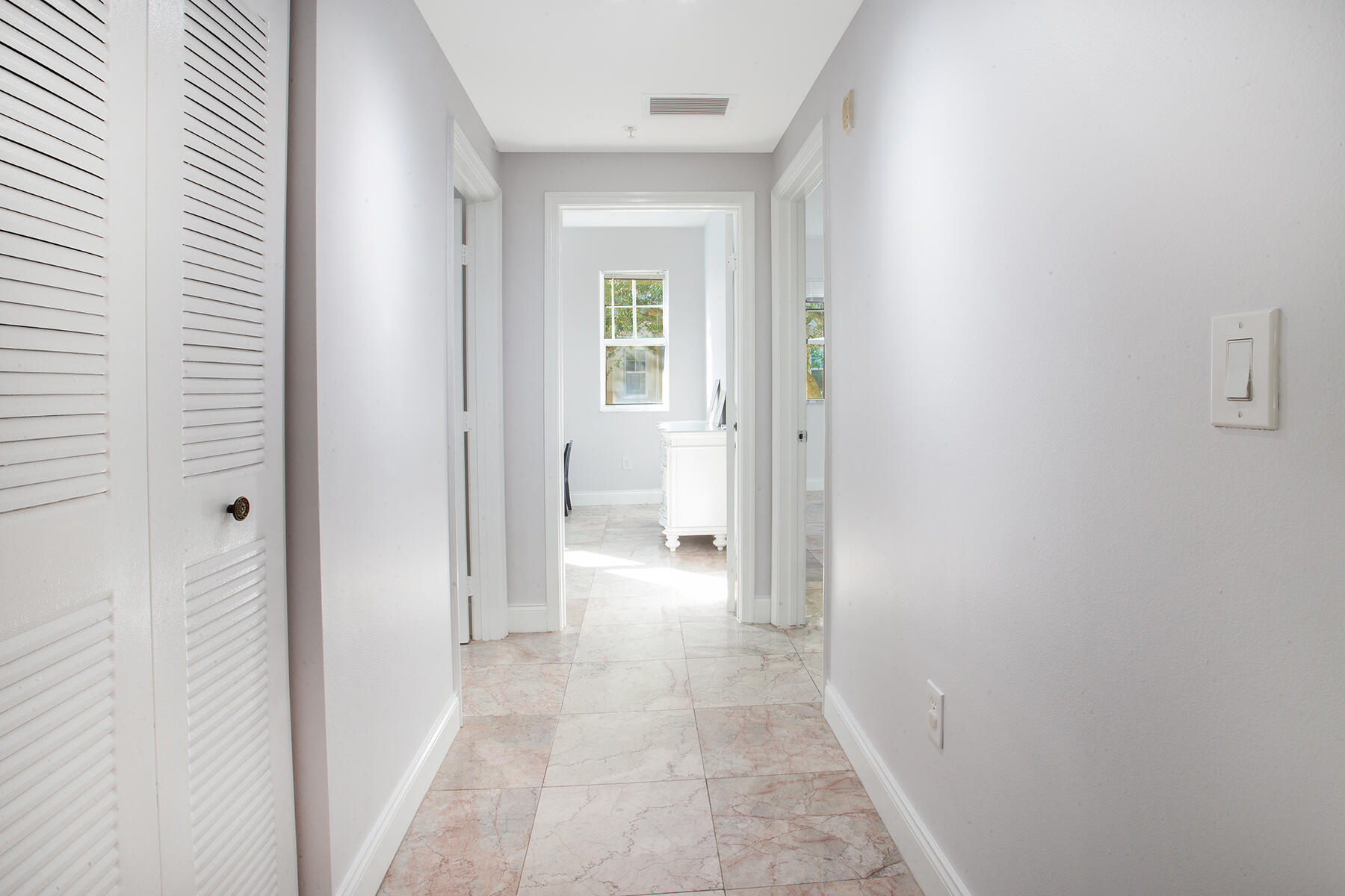 5860 W Sample Road 204 Property Photo 7