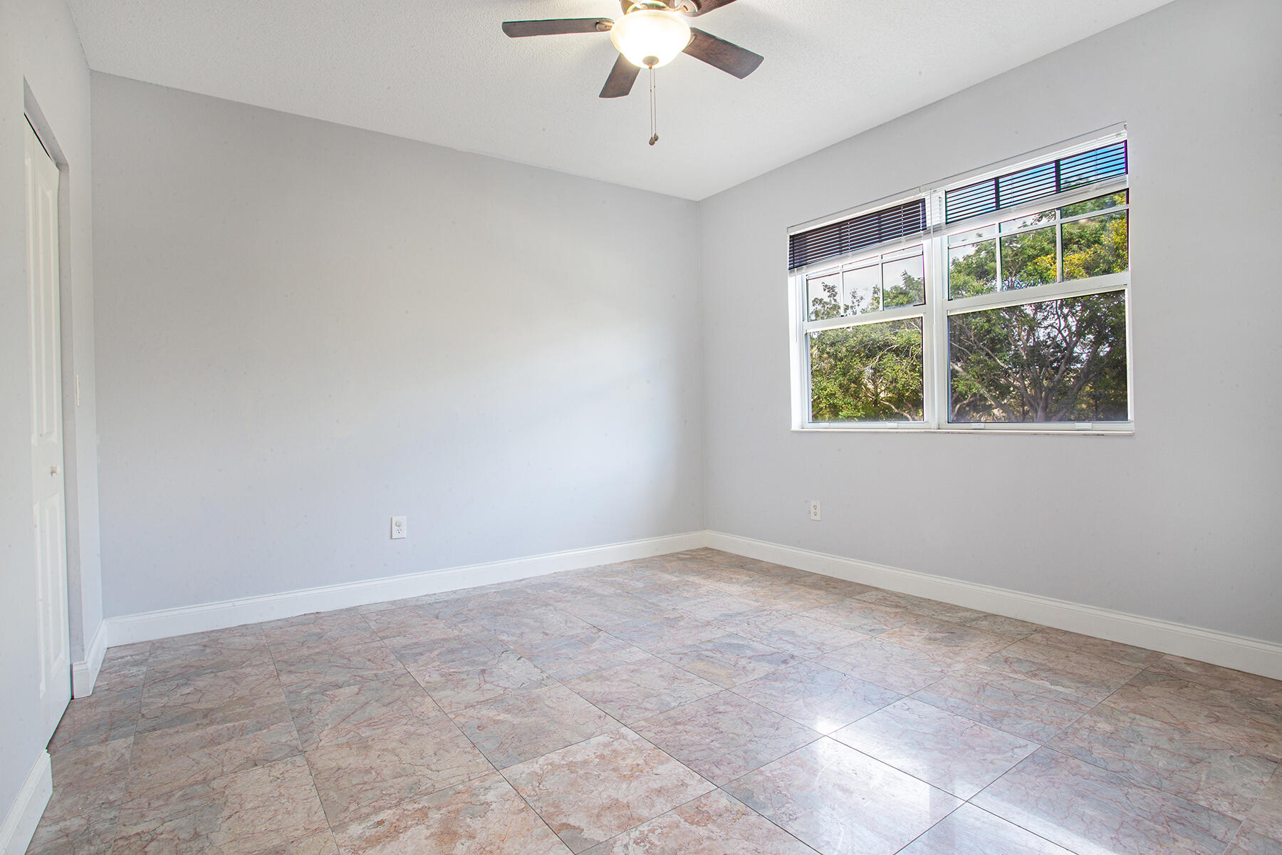 5860 W Sample Road 204 Property Photo 14