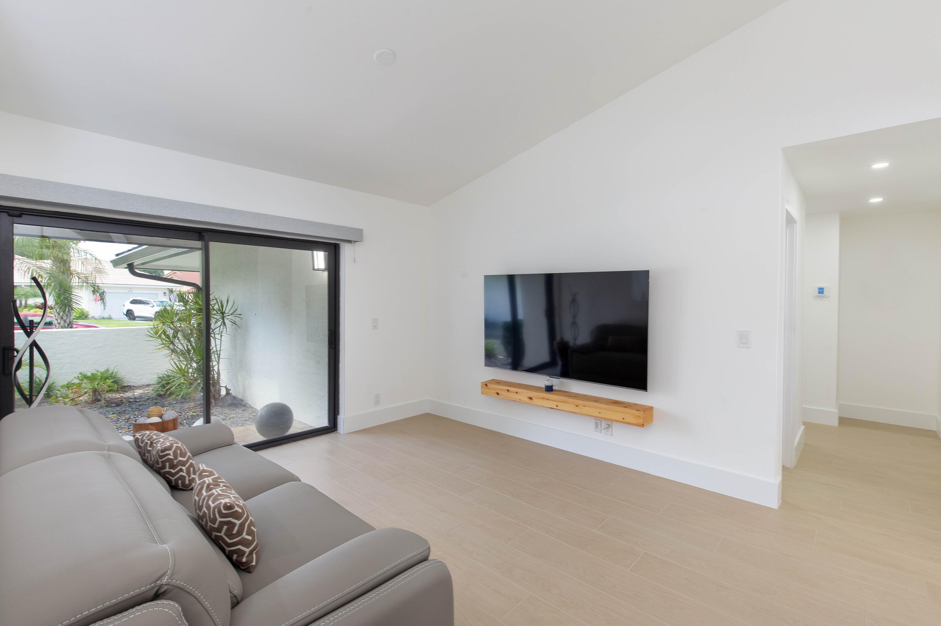 2281 Seaford Drive Property Photo 11