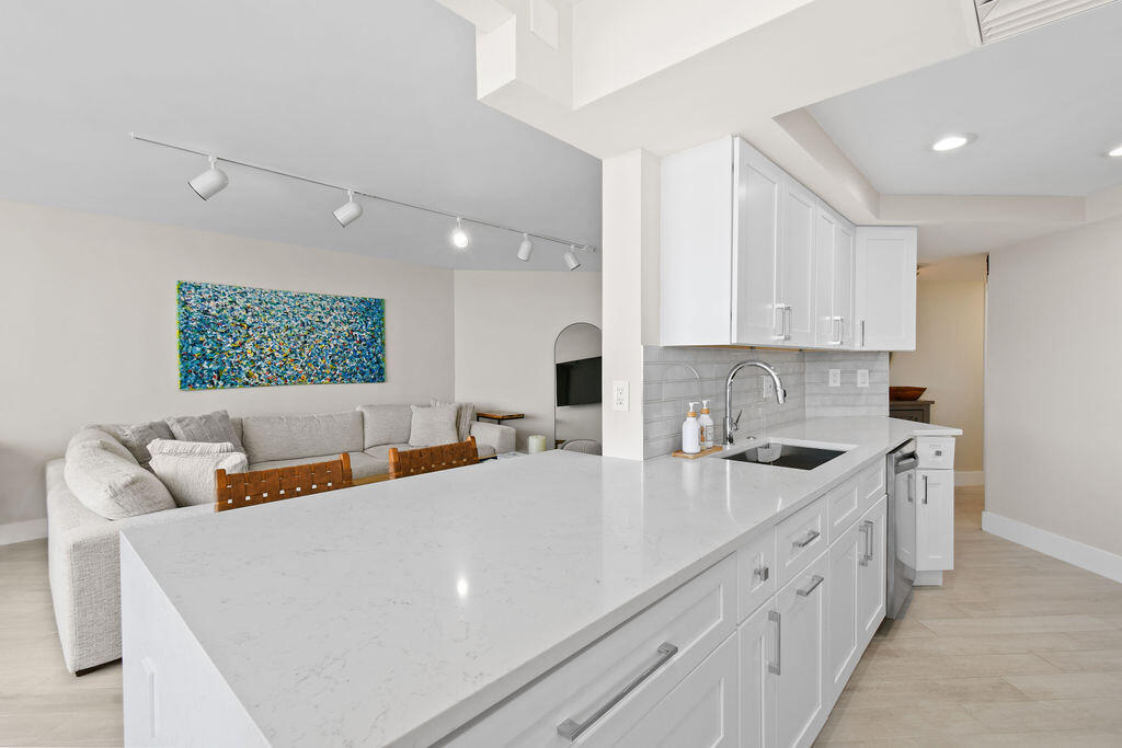 3560 S Ocean Boulevard 907 Property Photo 10