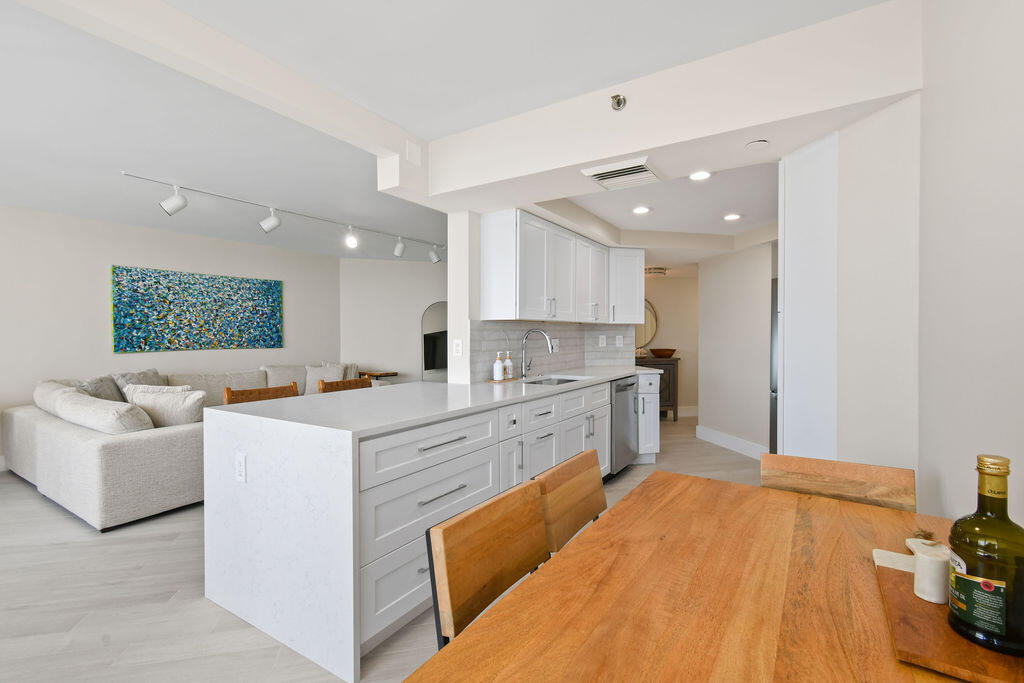 3560 S Ocean Boulevard 907 Property Photo 12