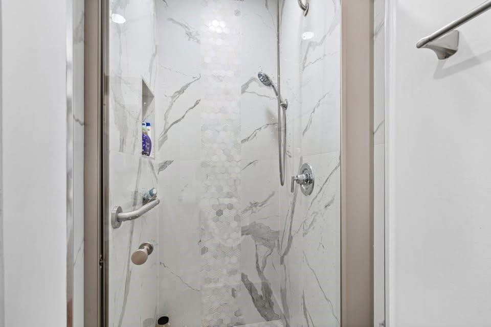 156 Seville Property Photo 11