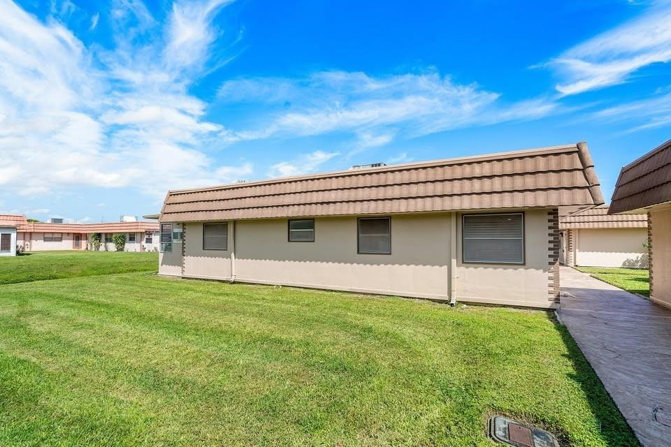 156 Seville Property Photo 19