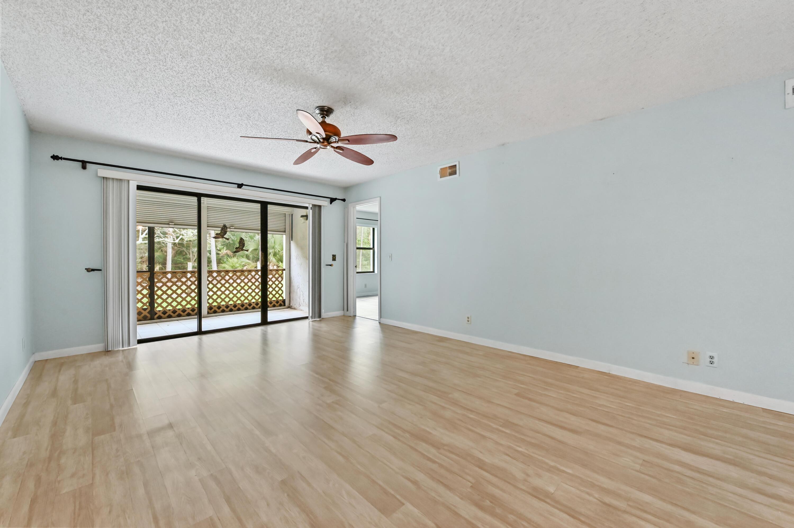 1701 Sabal Ridge Circle B Property Photo 4