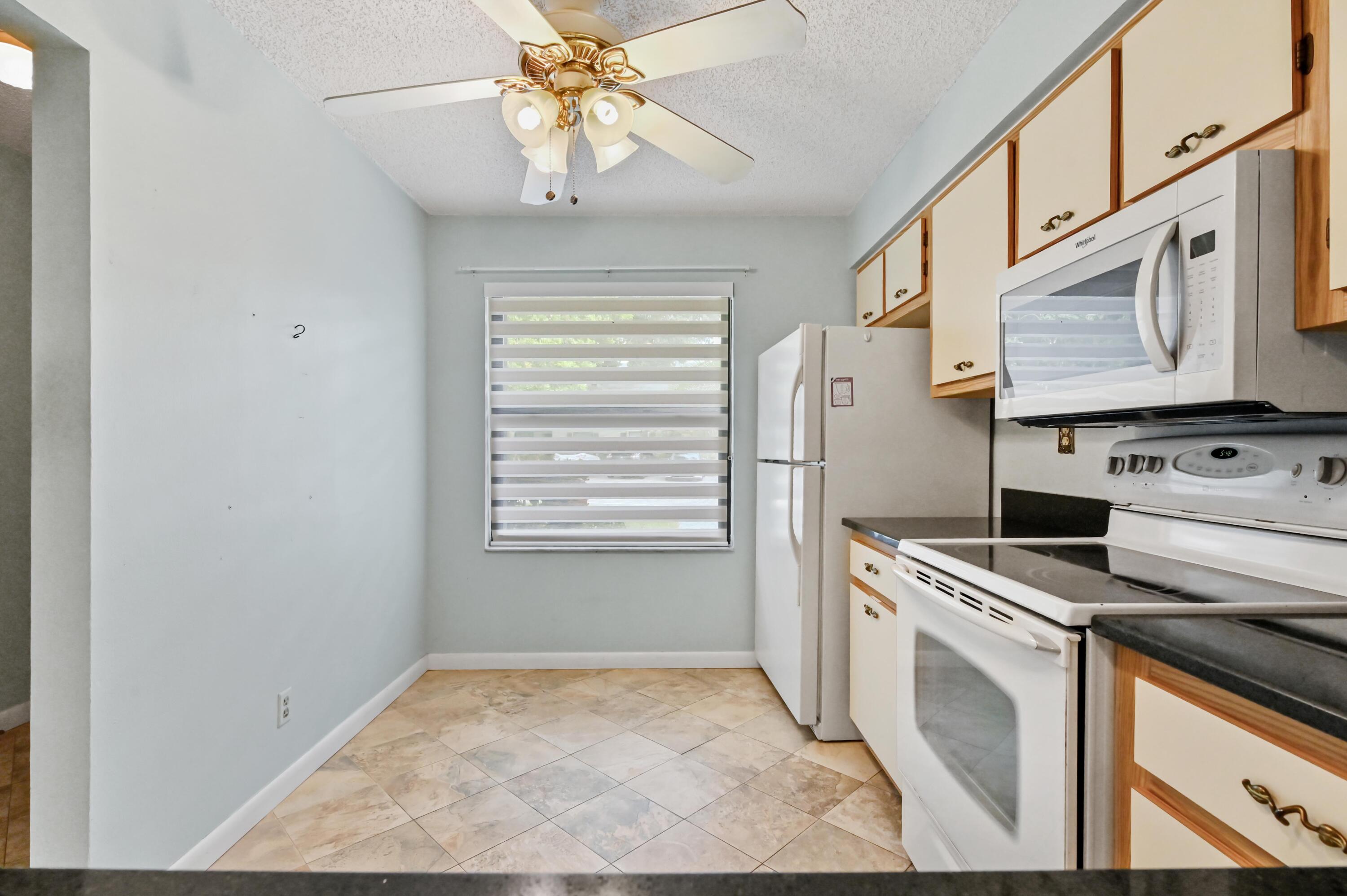 1701 Sabal Ridge Circle B Property Photo 6